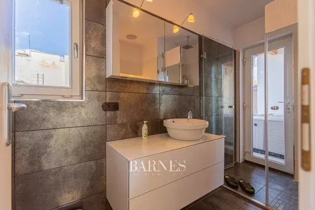 Kiadó 2 hálószobás, belső kétszintes penthouse apartman városi panorámával - picture 14