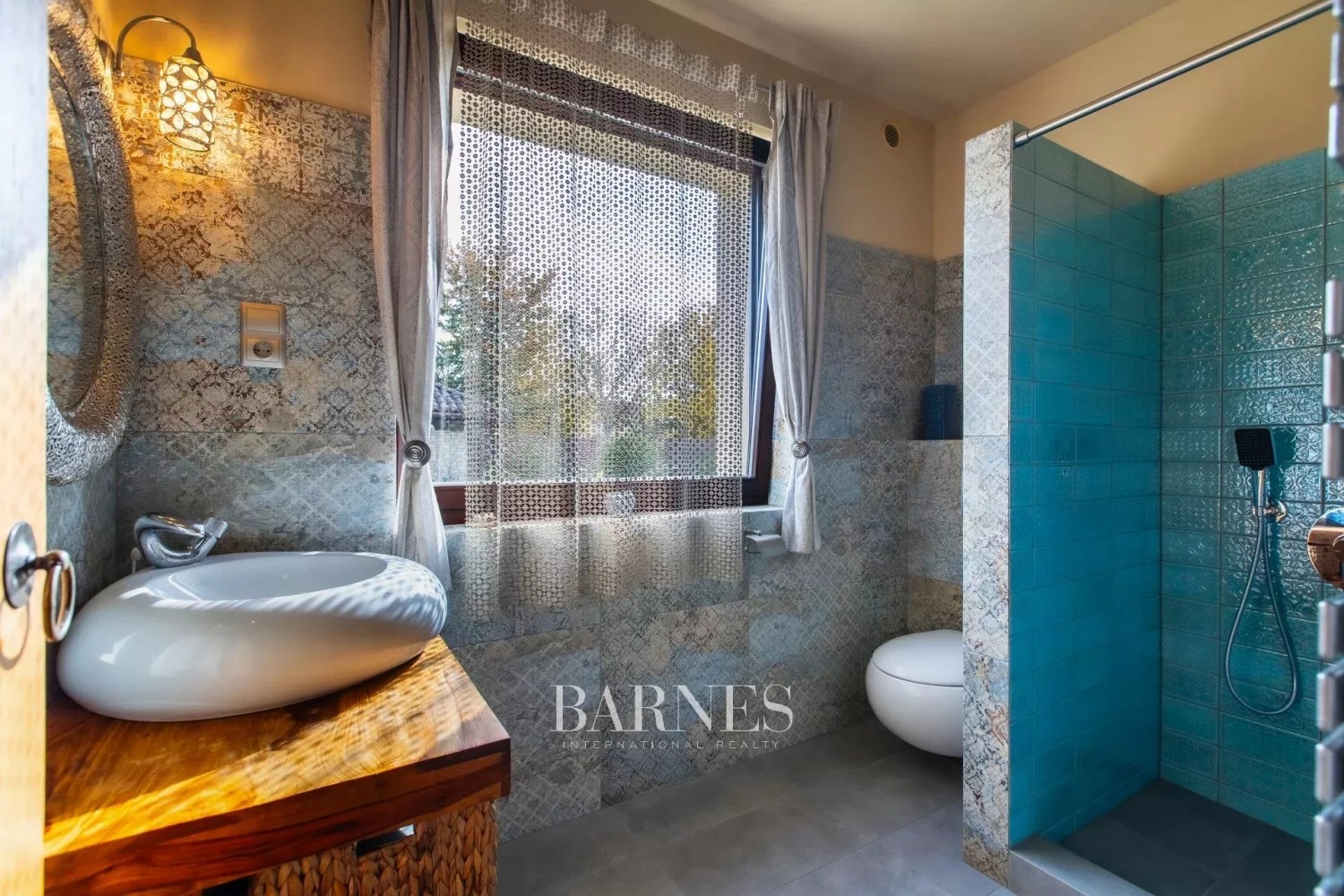 Resort-stílusú családi villa: a kikapcsolódás és a feltöltődés luxusszigete - picture 23