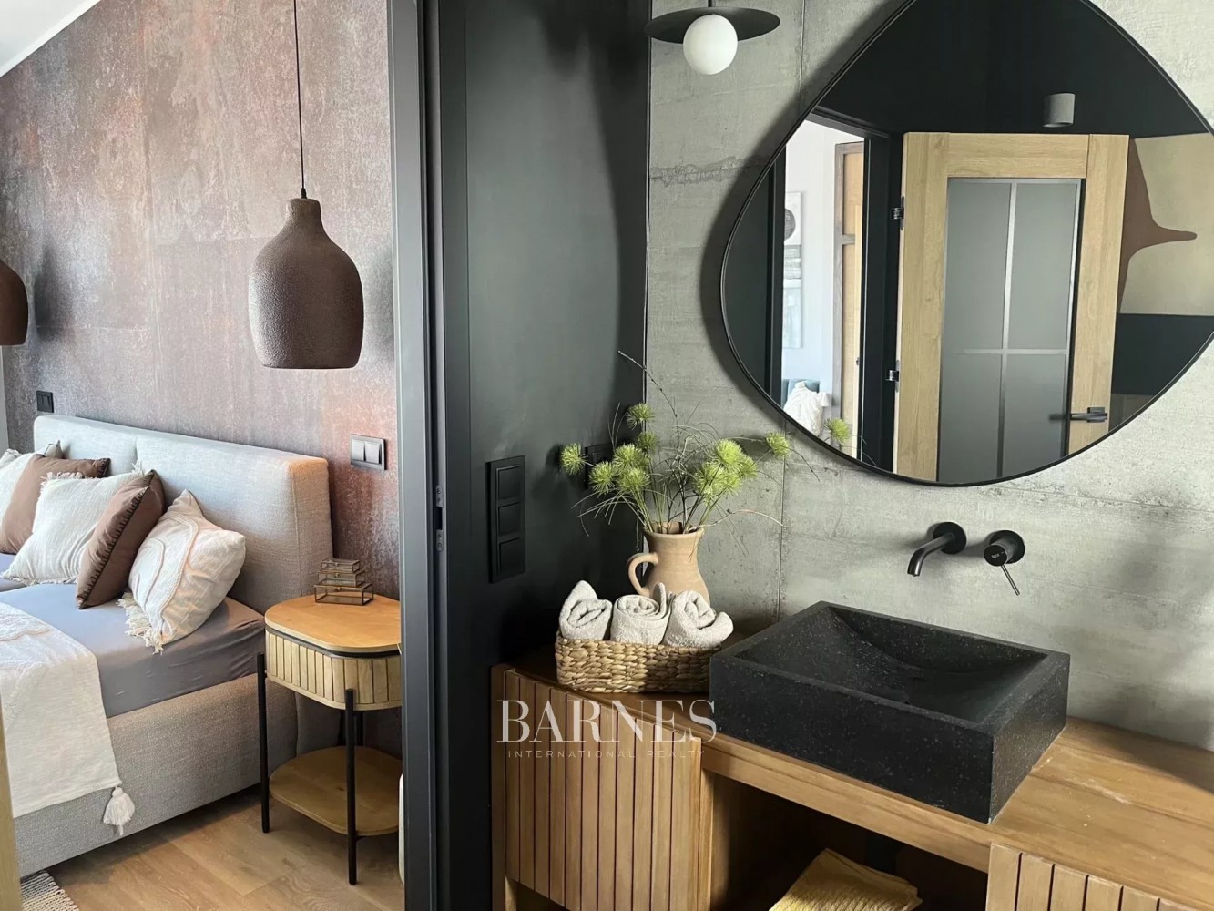 Kiadó három hálós, PANORÁMÁS, dupla teraszos lakás, heti takarítással a belvárosban! - picture 9