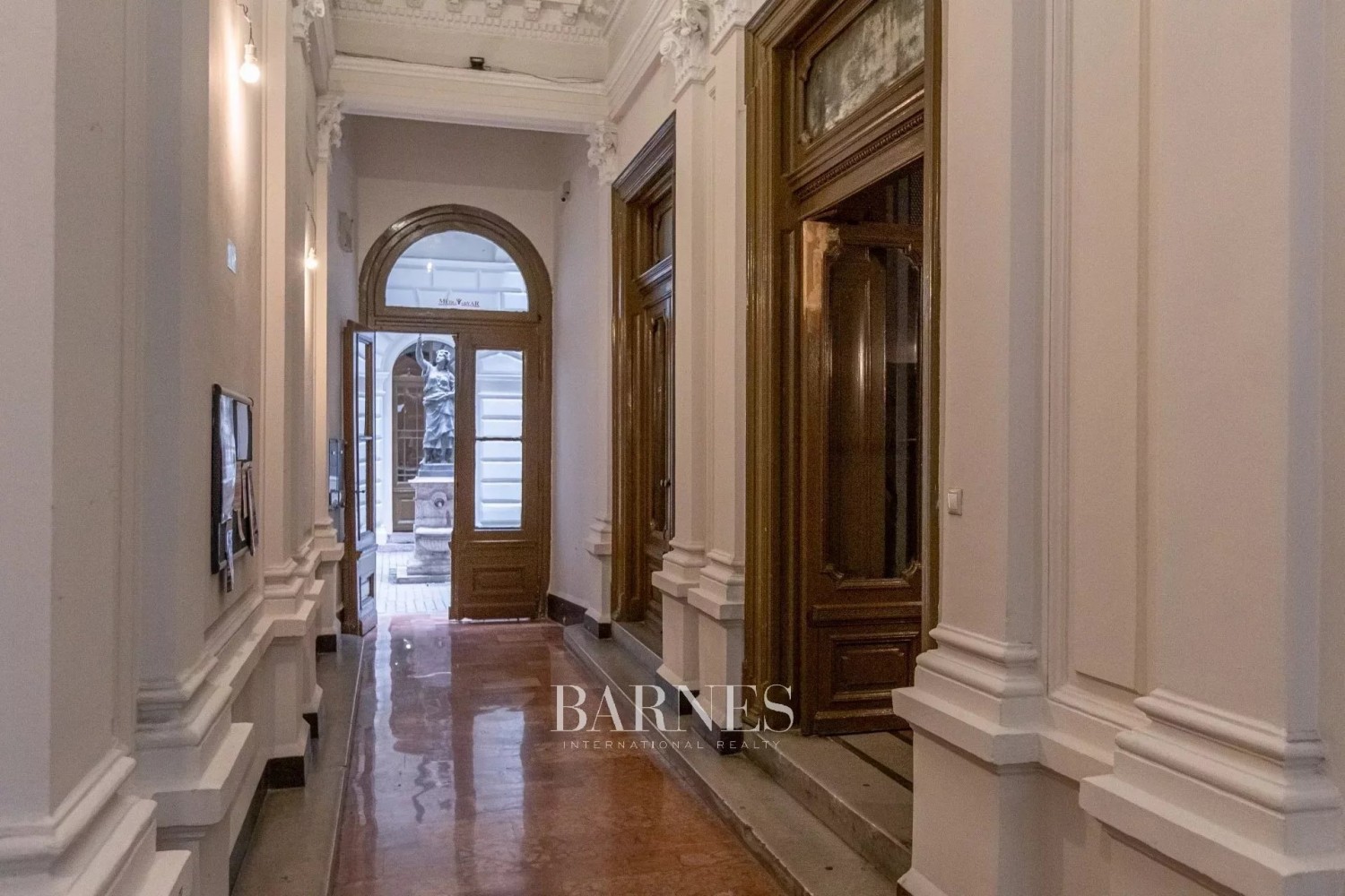 Kozmopolita életérzés az Andrássy úton - picture 18