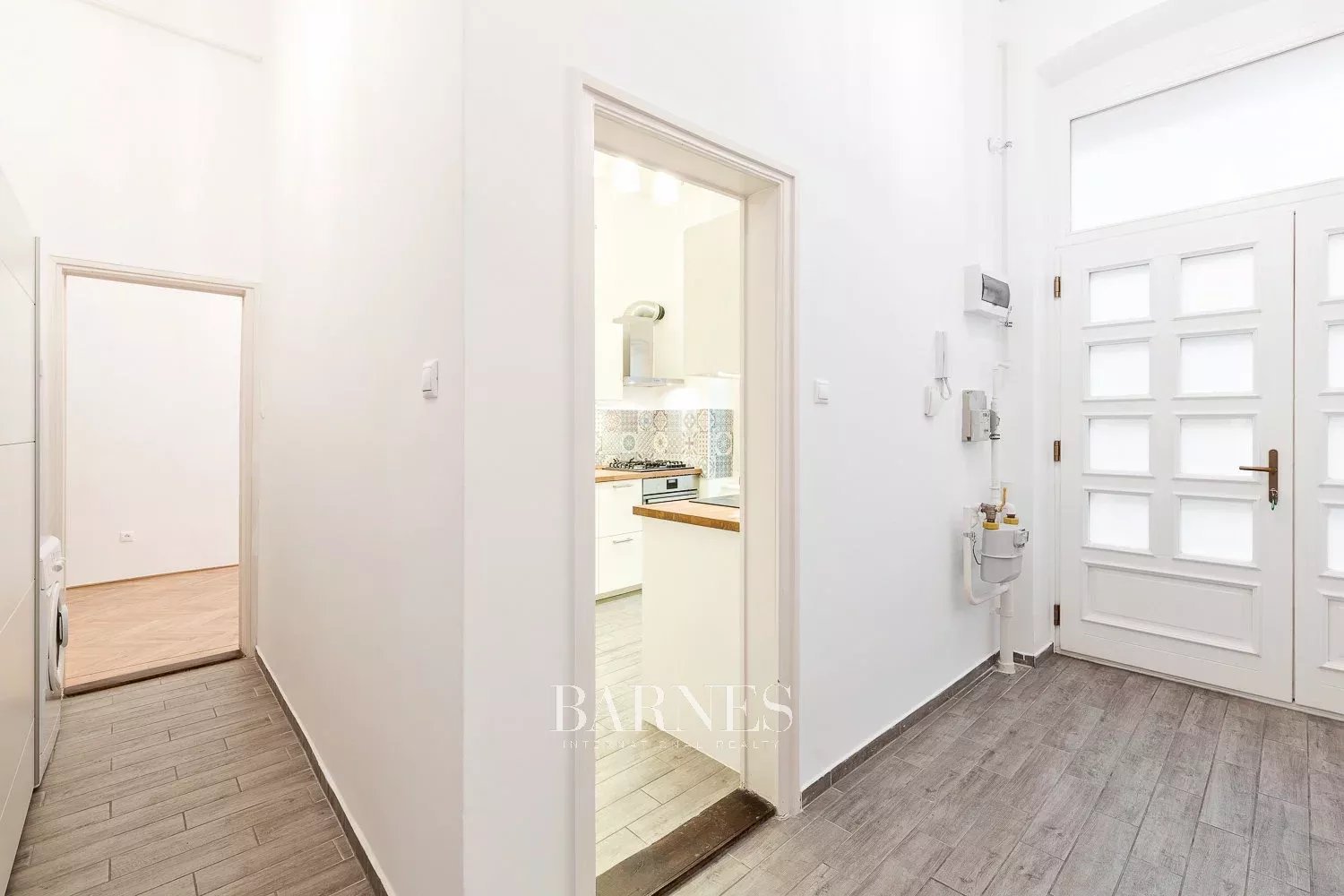 Andrássy úti lakás felújított műemlék épületben - picture 11