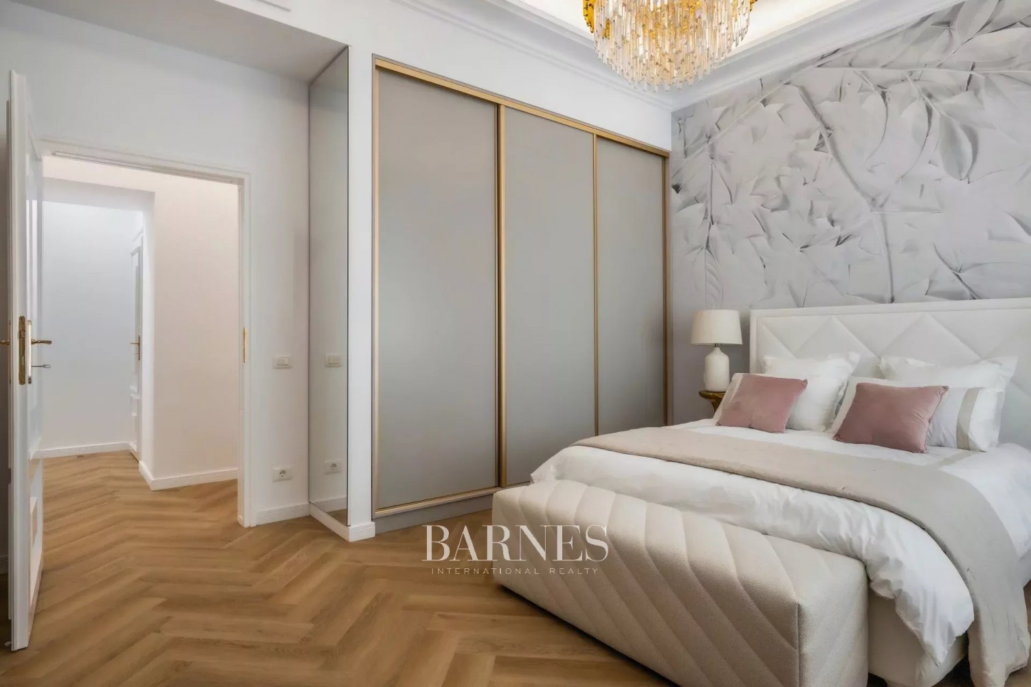 2 hálós bútorozott luxuslakás a Bazilika szomszédságában - picture 14