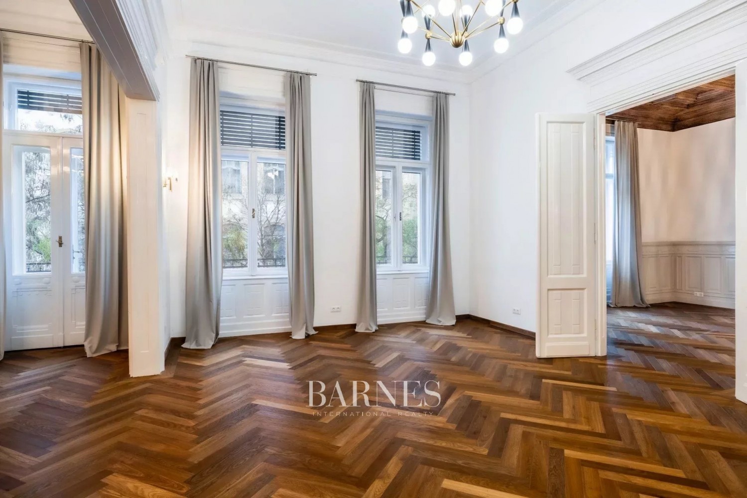 Exkluzív nagypolgári lakás a Szabadság tér közelében - picture 6