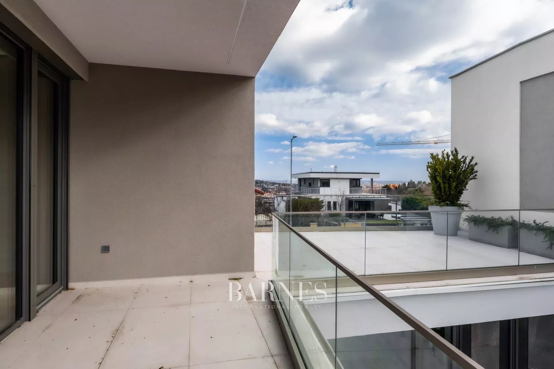 Panoramic Luxury Home at Harsánylejtő, with Garden and Pool - picture 26