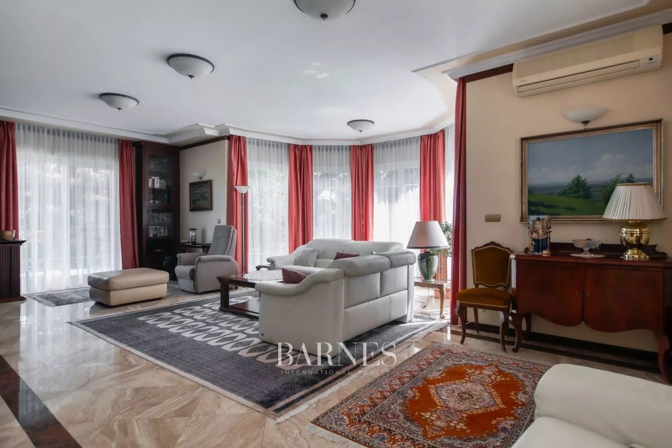 Classical panoramic family villa with exclusive Buda side location - picture 11