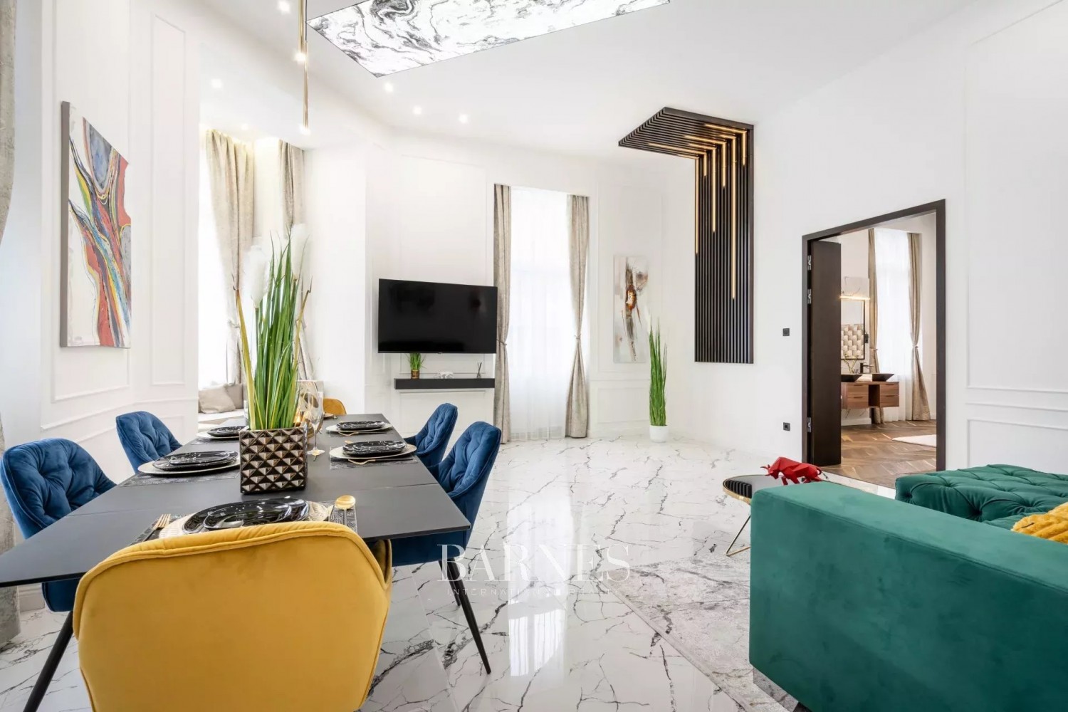 Eladó egy 3 hálós belvárosi lakás vagy egy dupla apartman befektetési lehetőség - picture 3