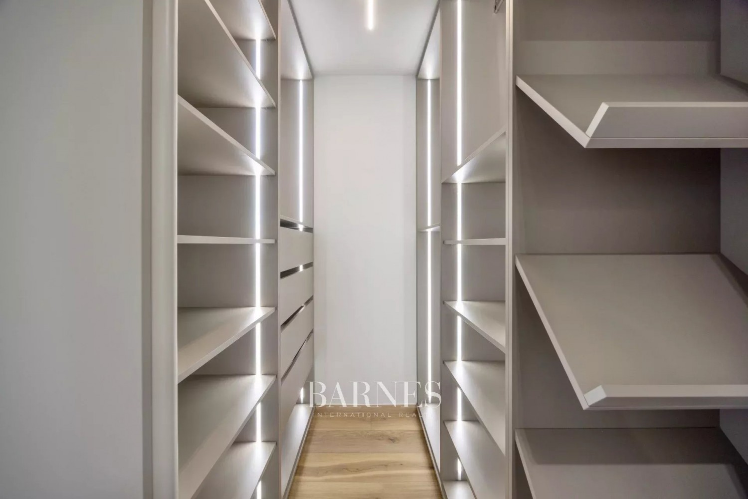 3 bedroom penthouse in the 2nd district with huge panoramic terrace for sale - picture 14