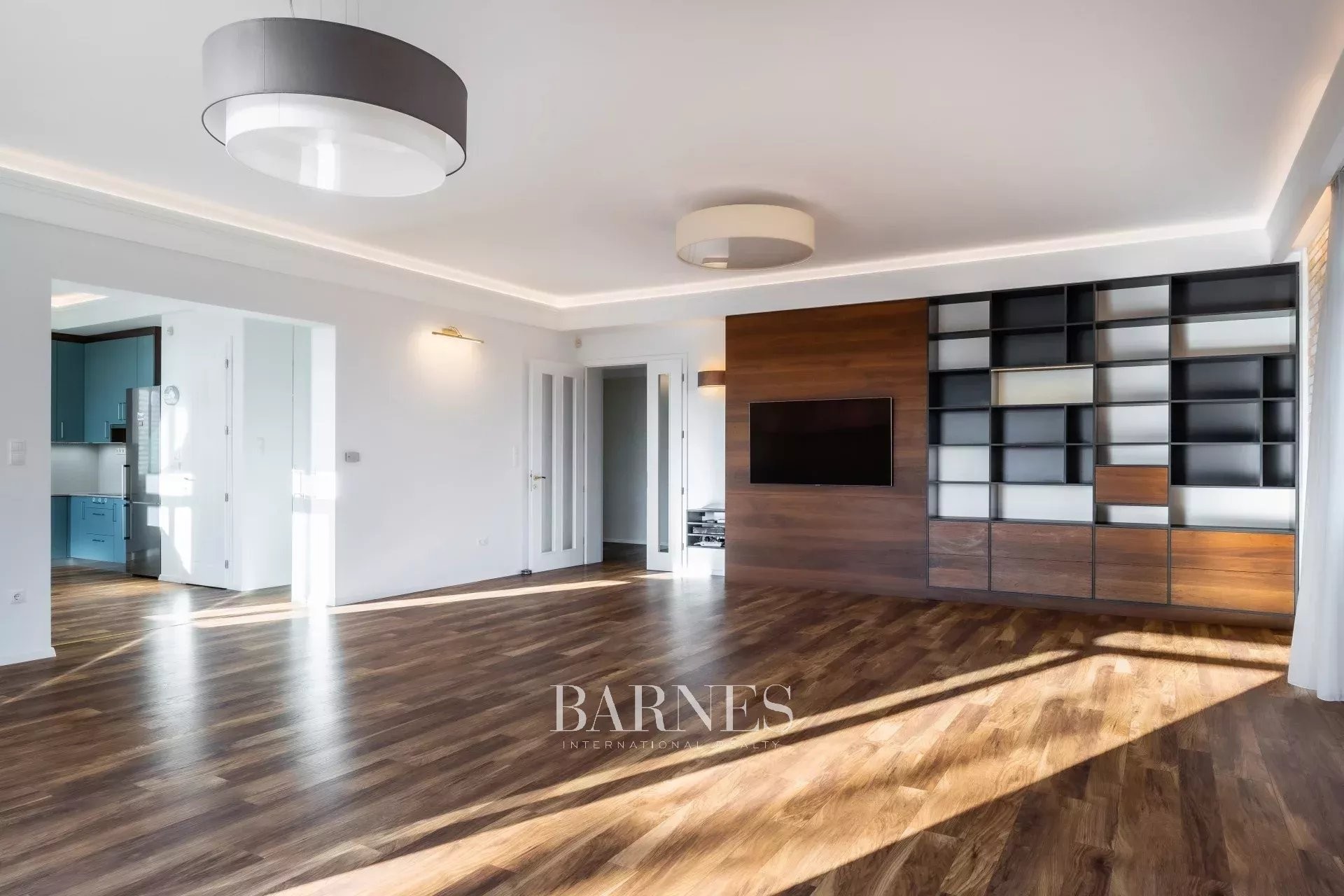 Kiadó: Panorámás, 3 hálószobás villalakás a Gellérthegy egyik csendes utcájában - picture 5