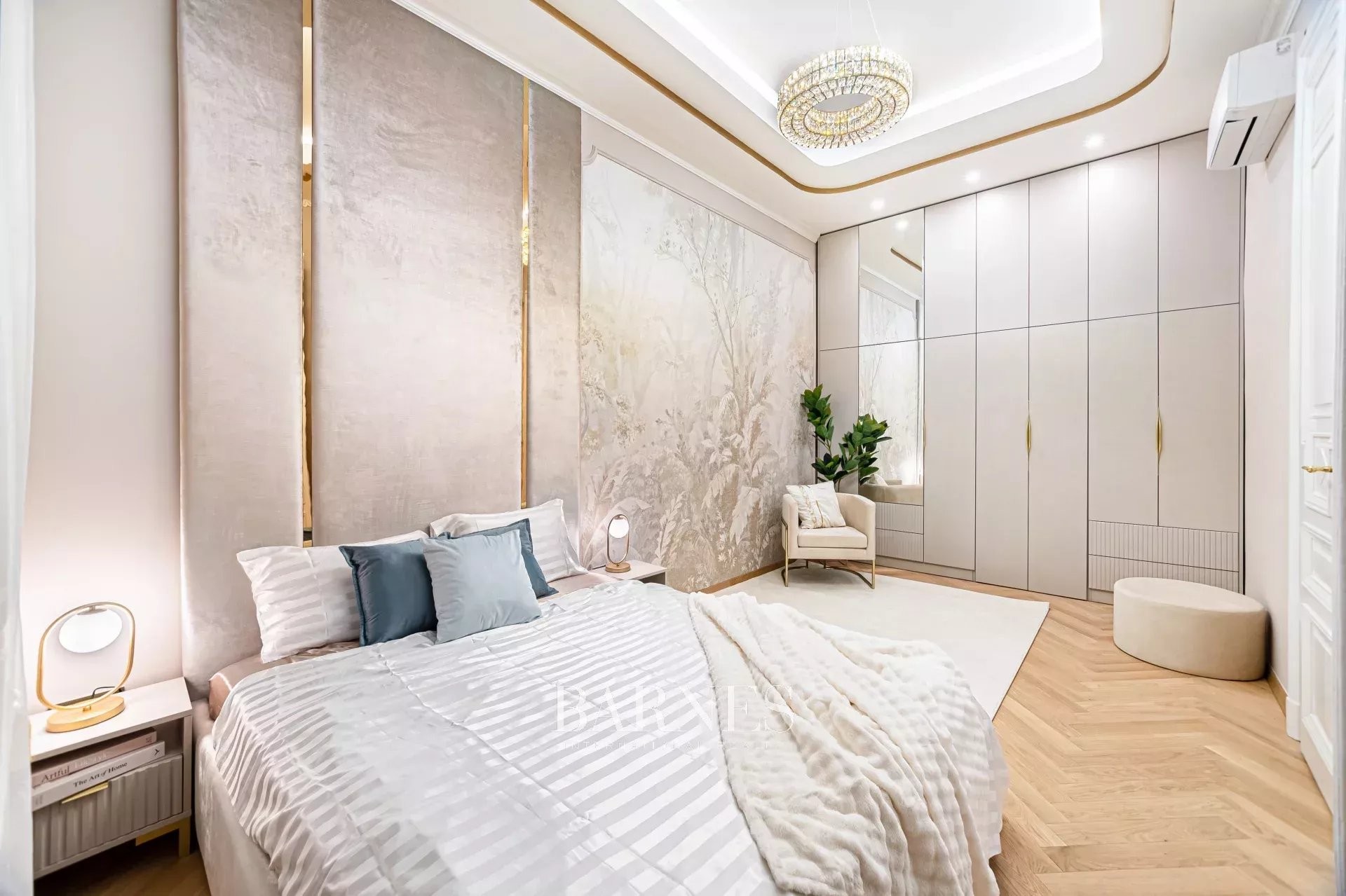 Prémium minőségben újjászületett polgári lakás kiváló elhelyezkedéssel - picture 9