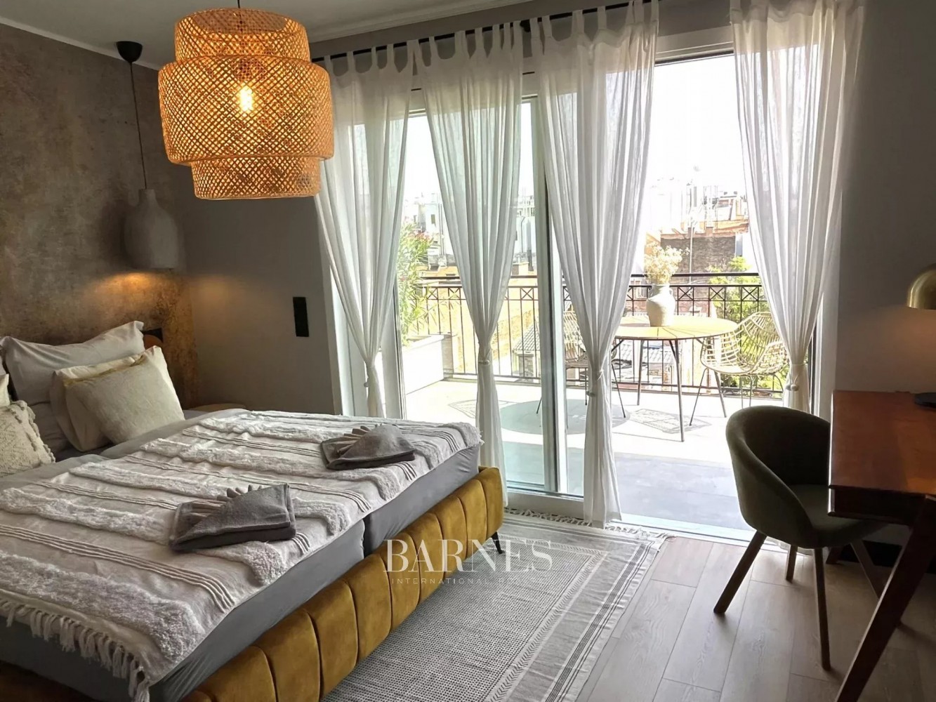 Kiadó három hálós, PANORÁMÁS, dupla teraszos lakás, heti takarítással a belvárosban! - picture 11