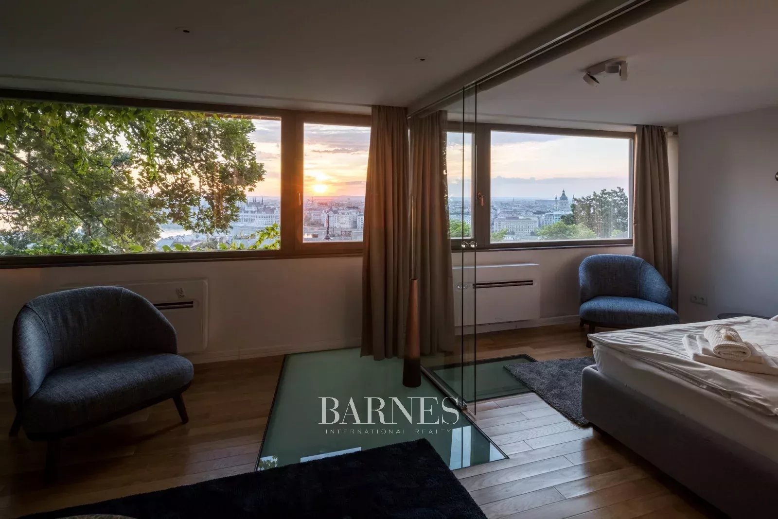 Ritkaság a Várnegyedben dunai panorámával és saját kerttel - picture 9