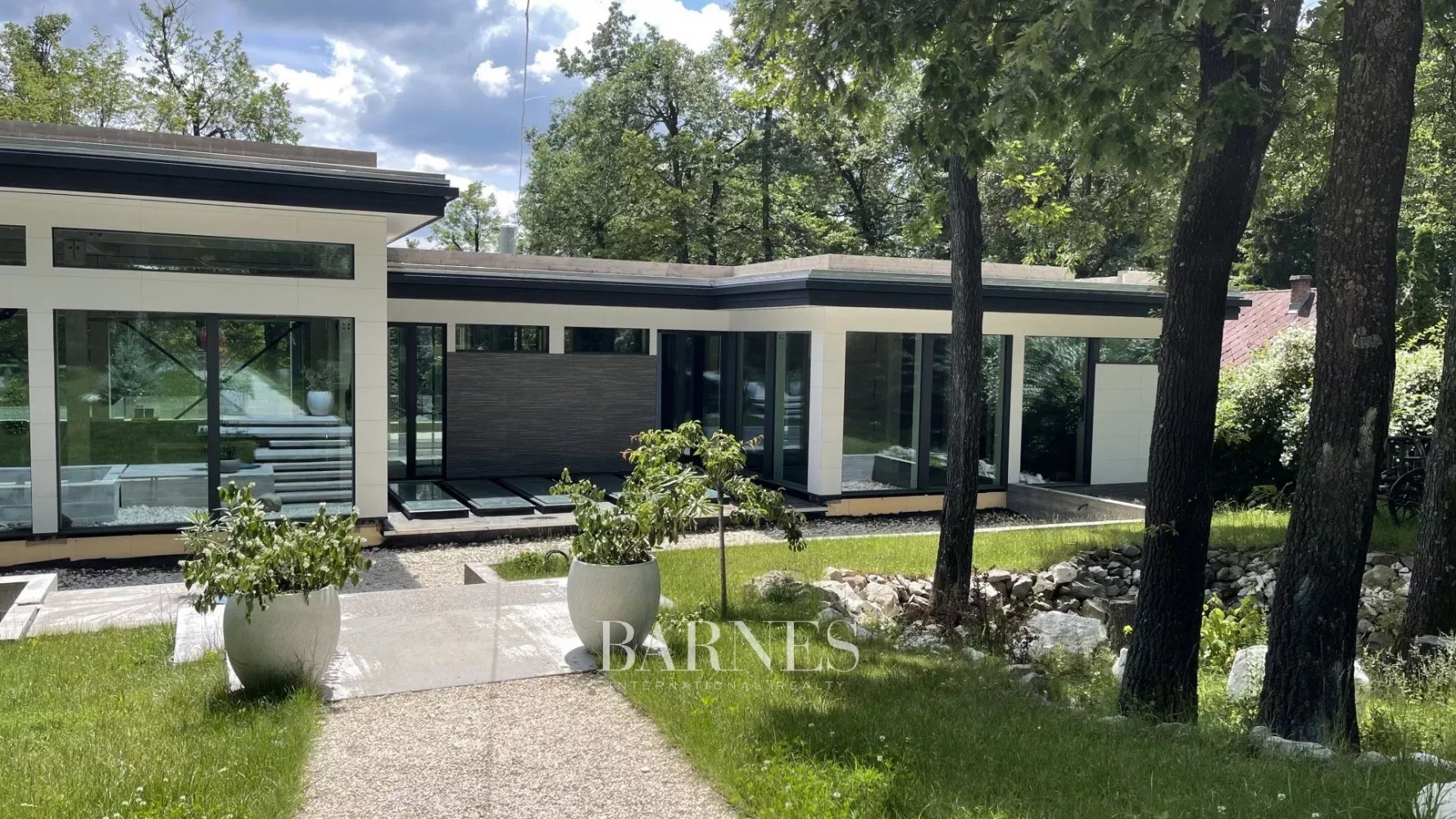 Exclusive, Newly Built Villa at Pilisszentkereszt - picture 2