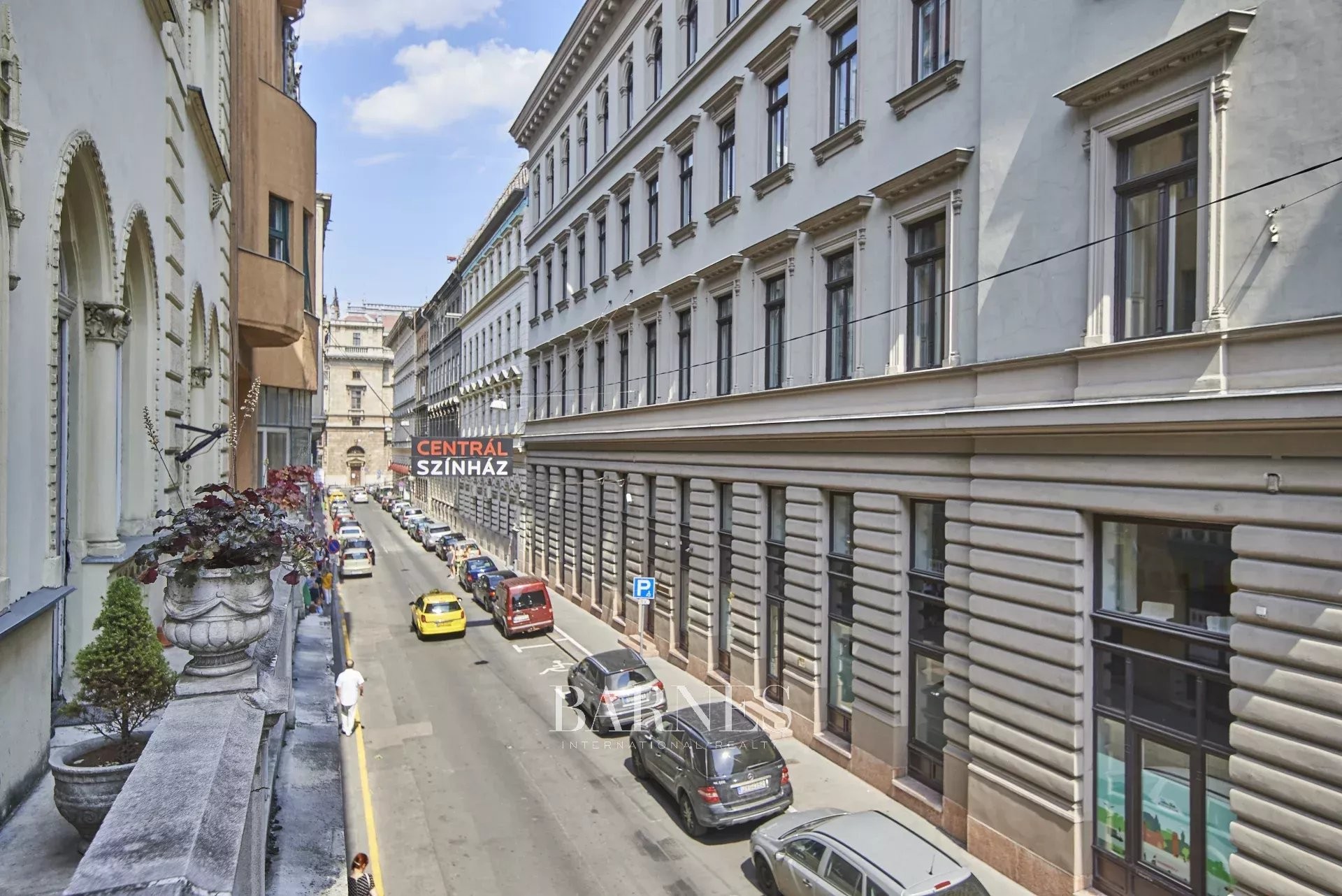 Elegáns nagypolgári lakás kiadó  az Andrássy út és a Bazilika szomszédságában - picture 17