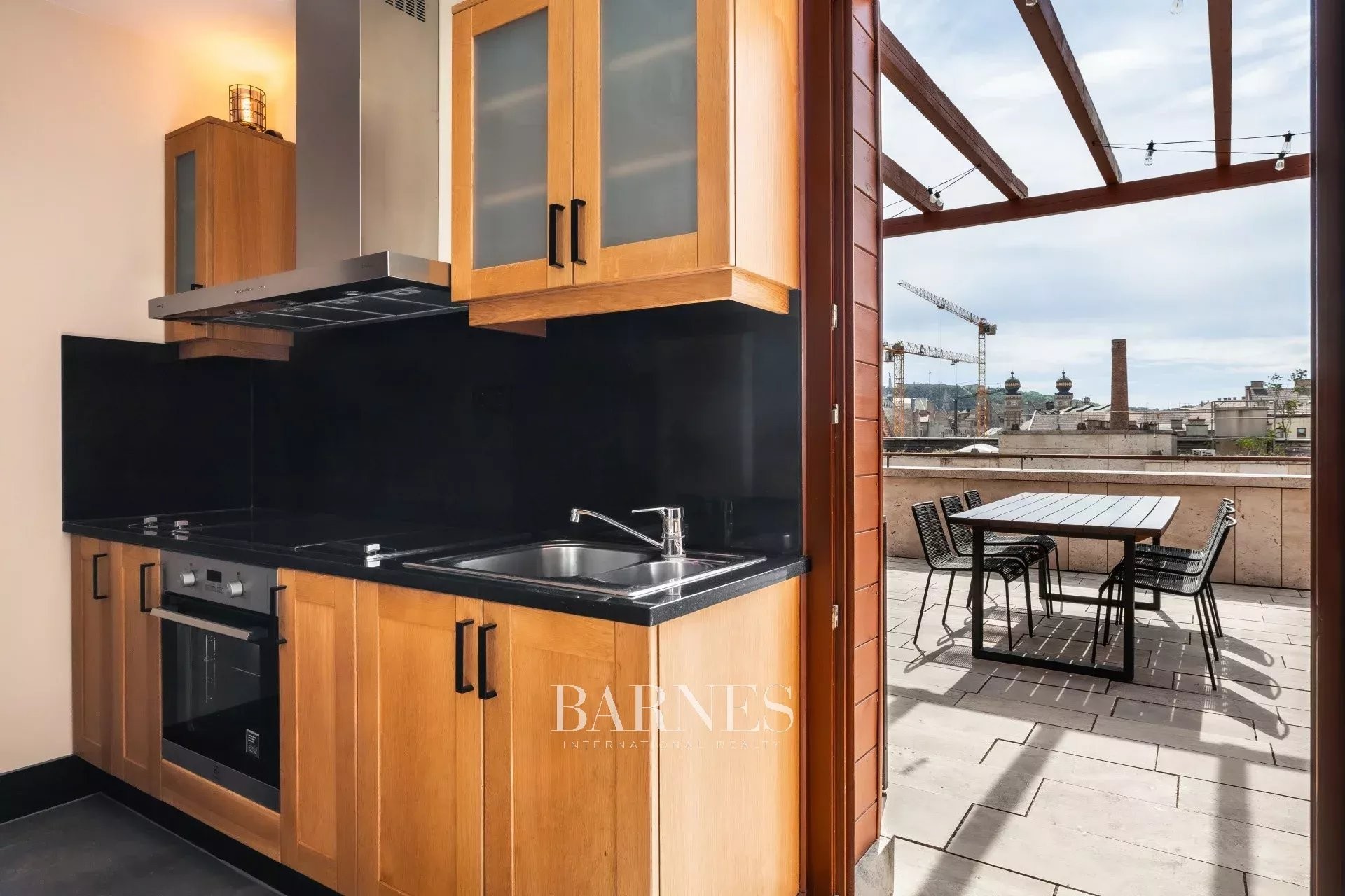 Duplex penthouse with a large terrace for sale on Kazinczy Street - picture 5