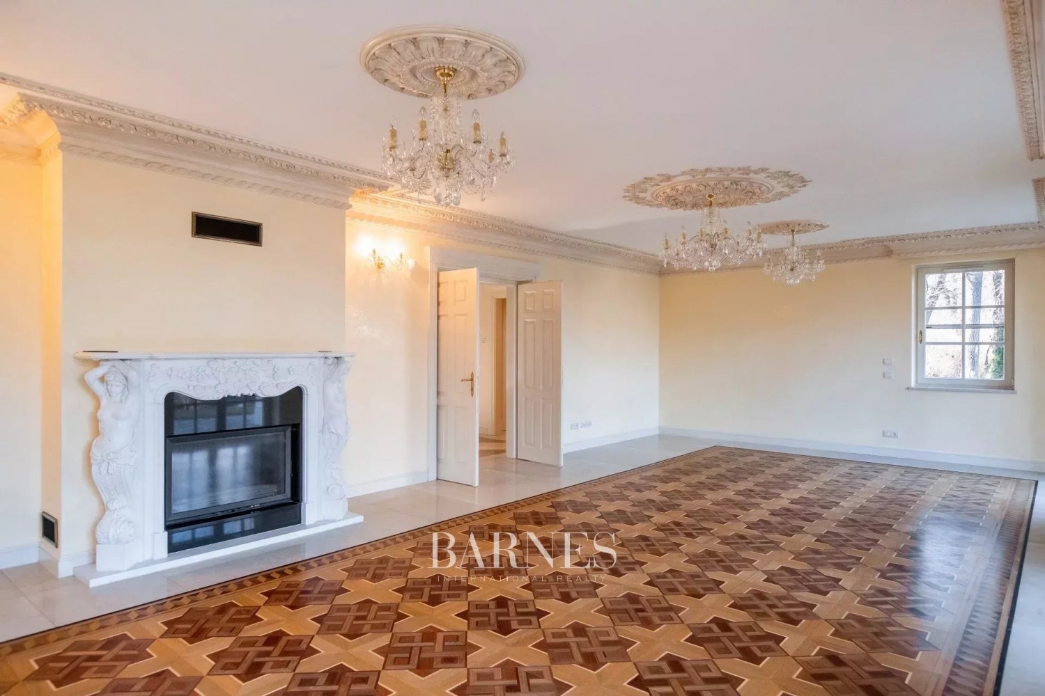 Egyedülálló budai panorámás villa kiadó - picture 7