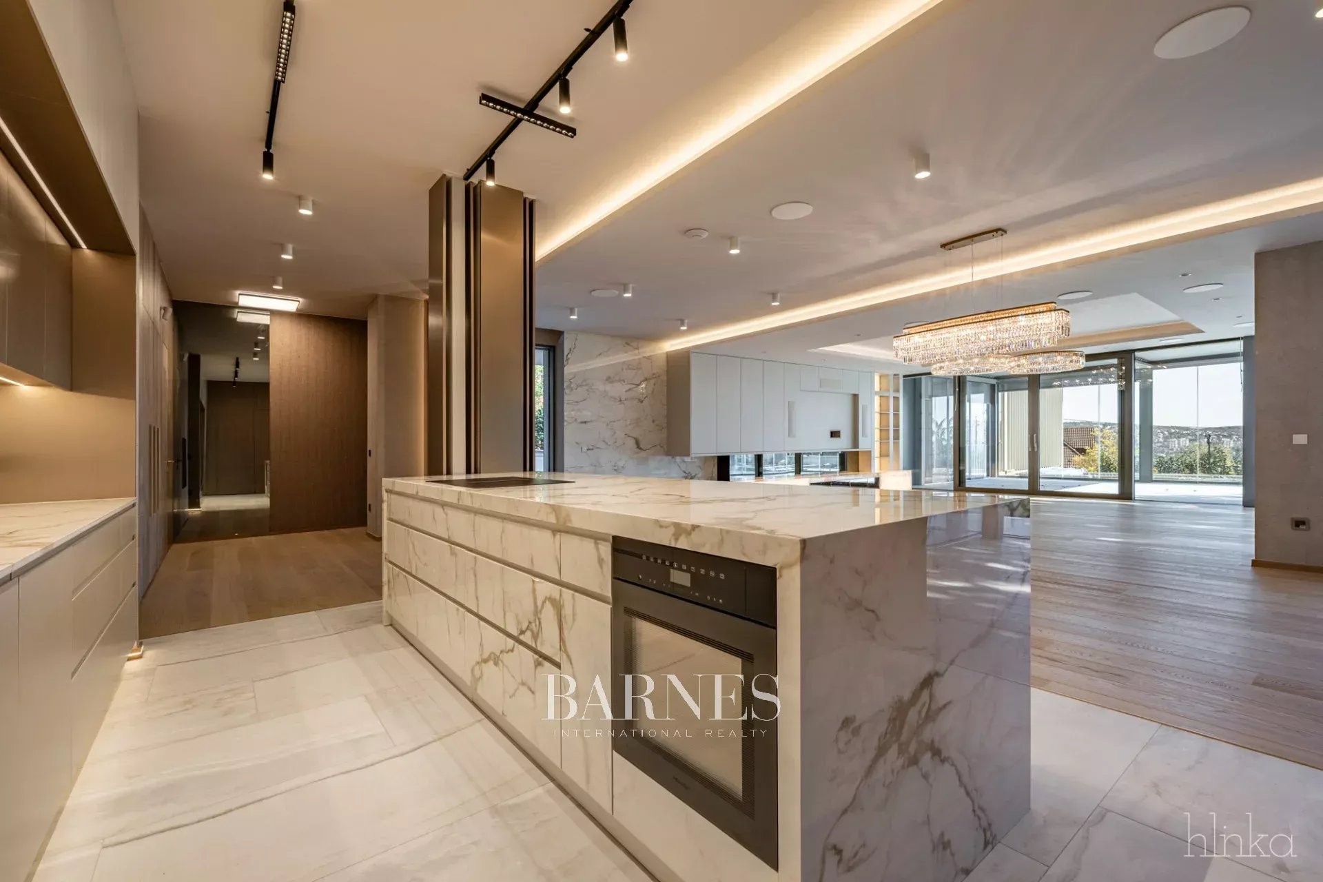 Turnkey luxury panoramic villa in XII. District - picture 3