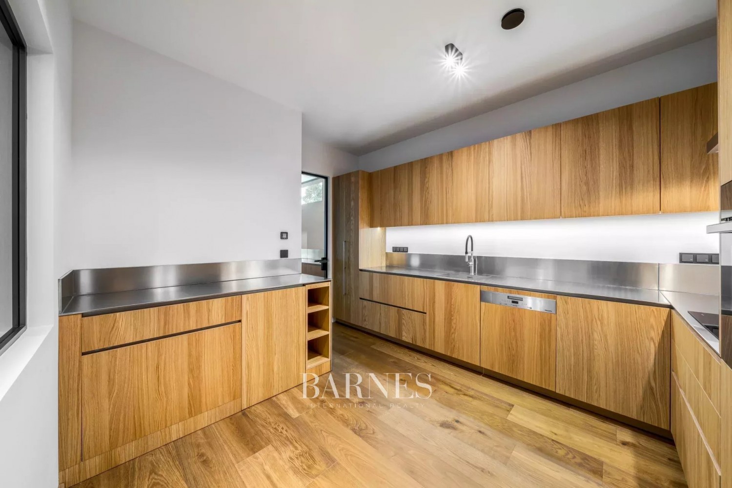 Eladó Luxusvilla Budapest XII. Kerületében - picture 25