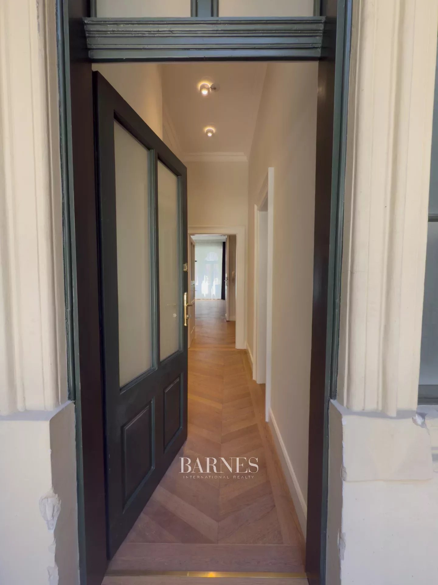Prestigious apartment for rent near Andrássy Avenue and St. Stephen’s Basilica - picture 18