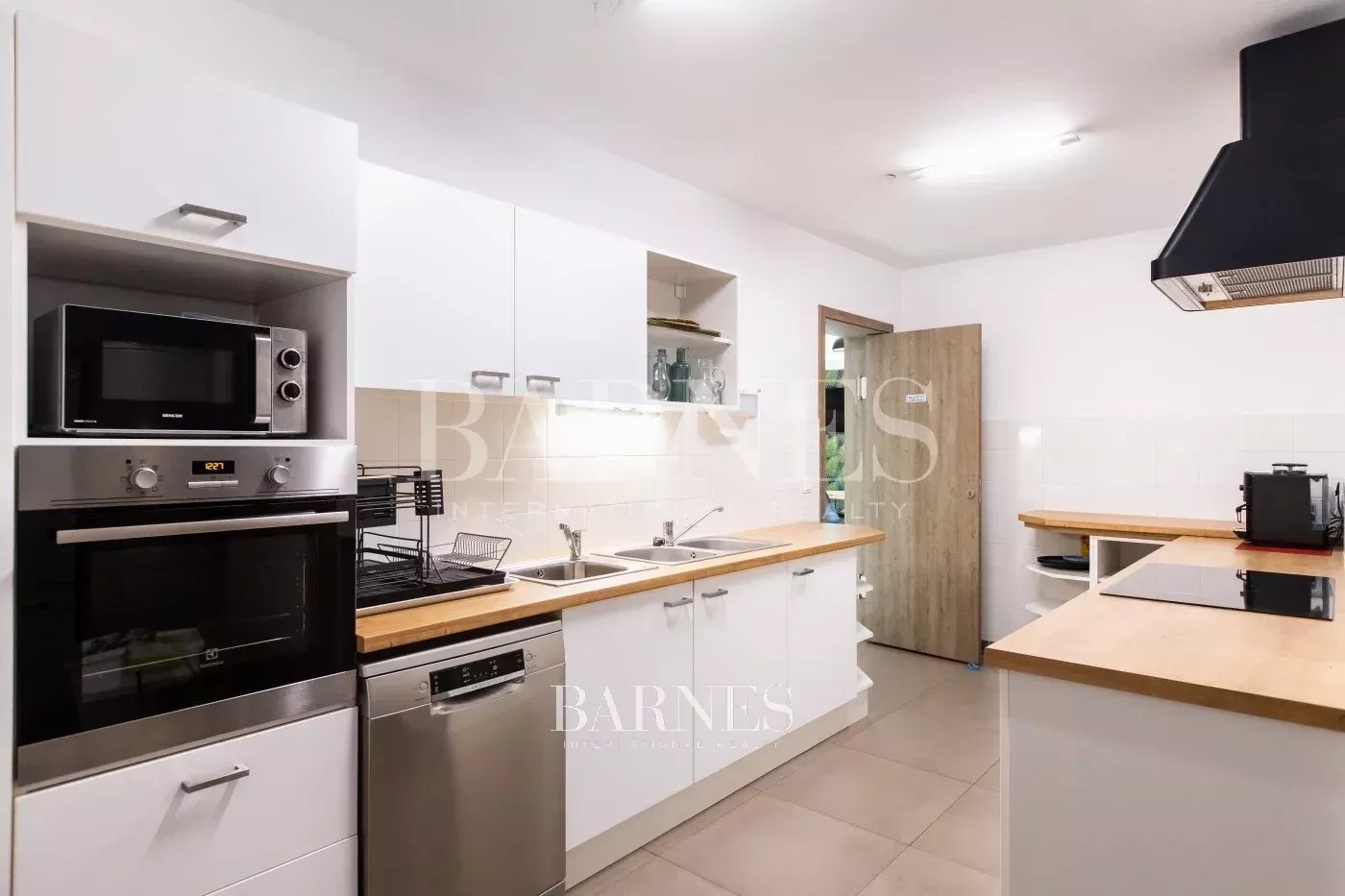 Vintage, panoramic villa in Paloznak - picture 11