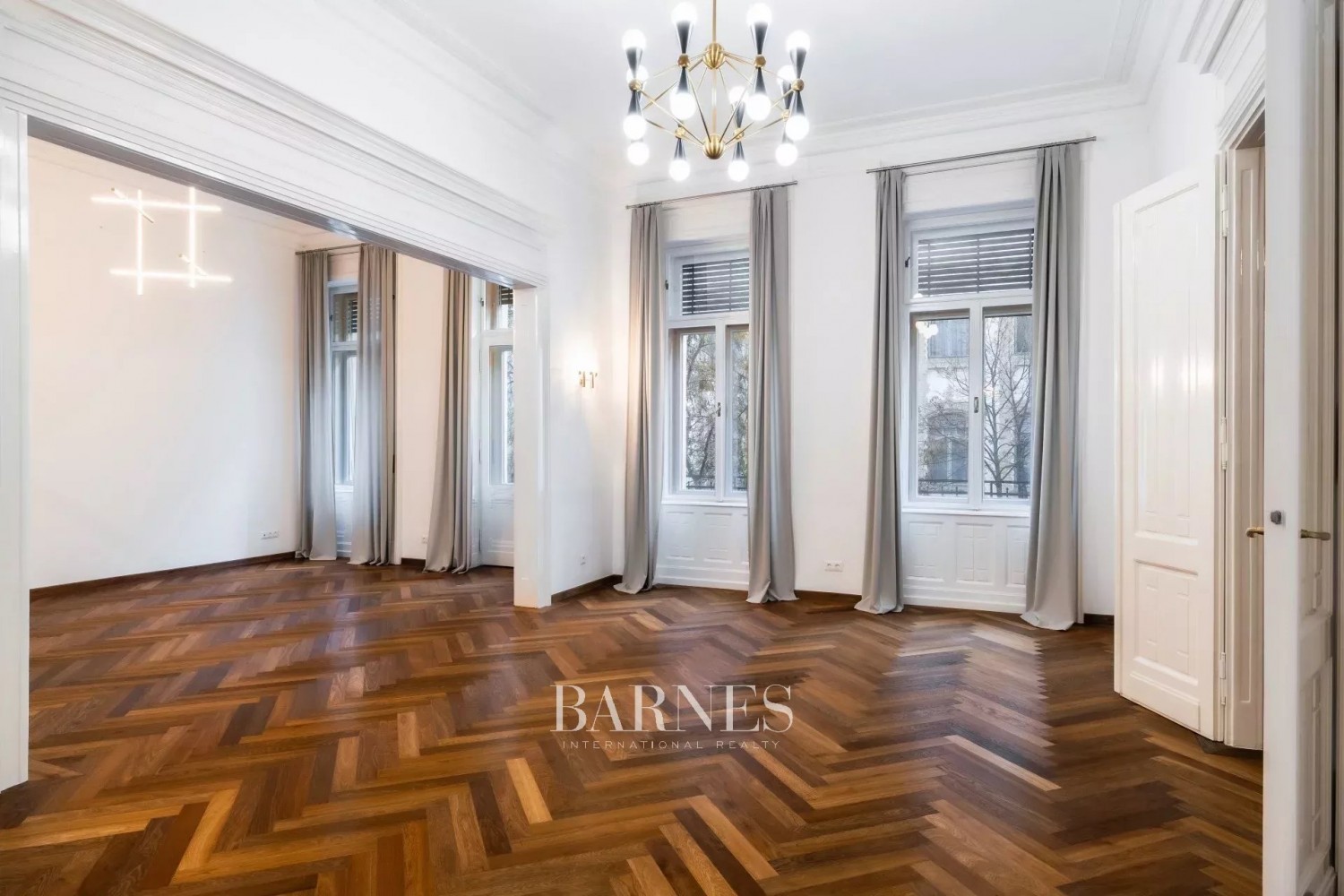 Exkluzív nagypolgári lakás a Szabadság tér közelében - picture 7