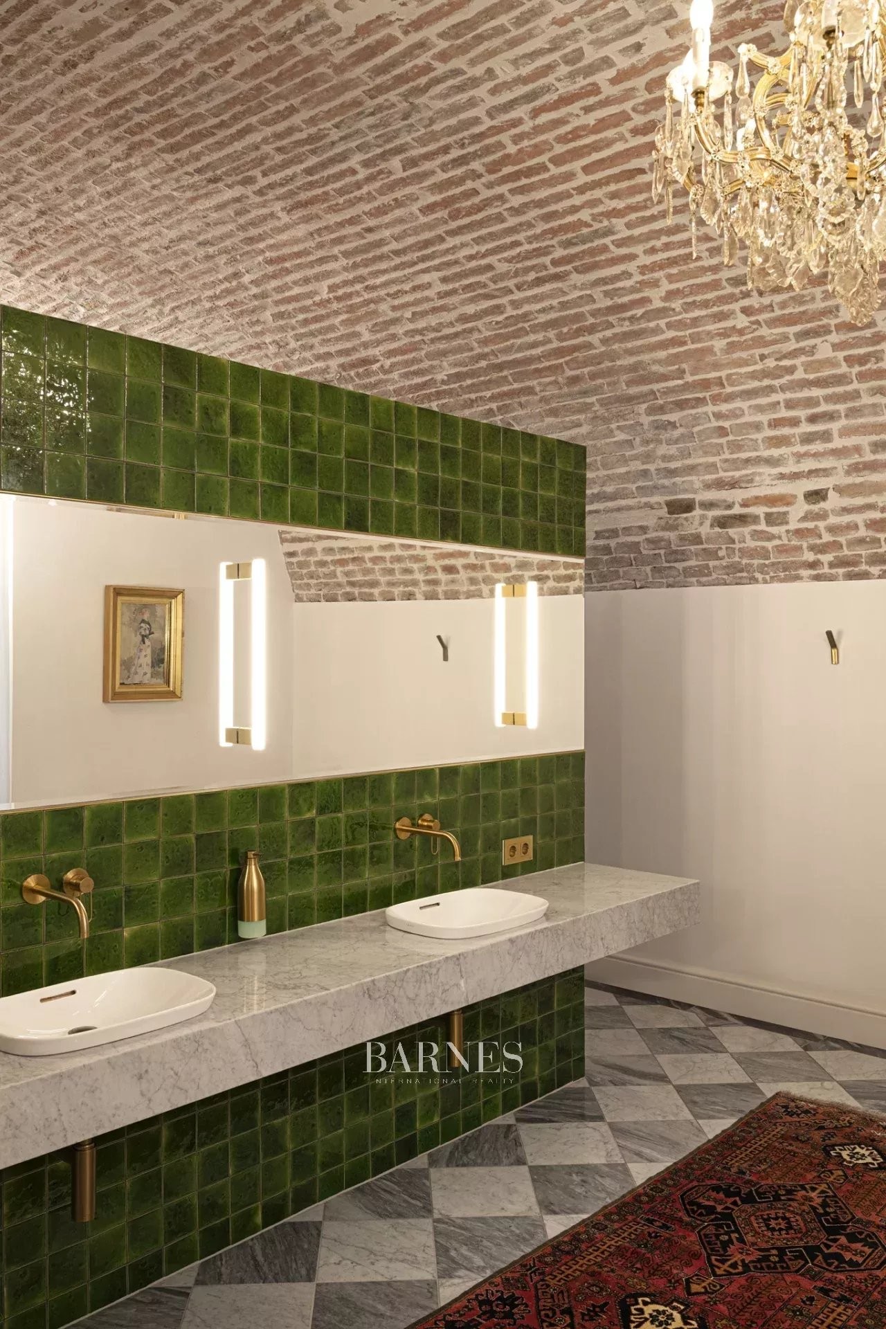 Elegantly renovated listed monument villa in the exclusive villa district of Hárshegy - picture 23