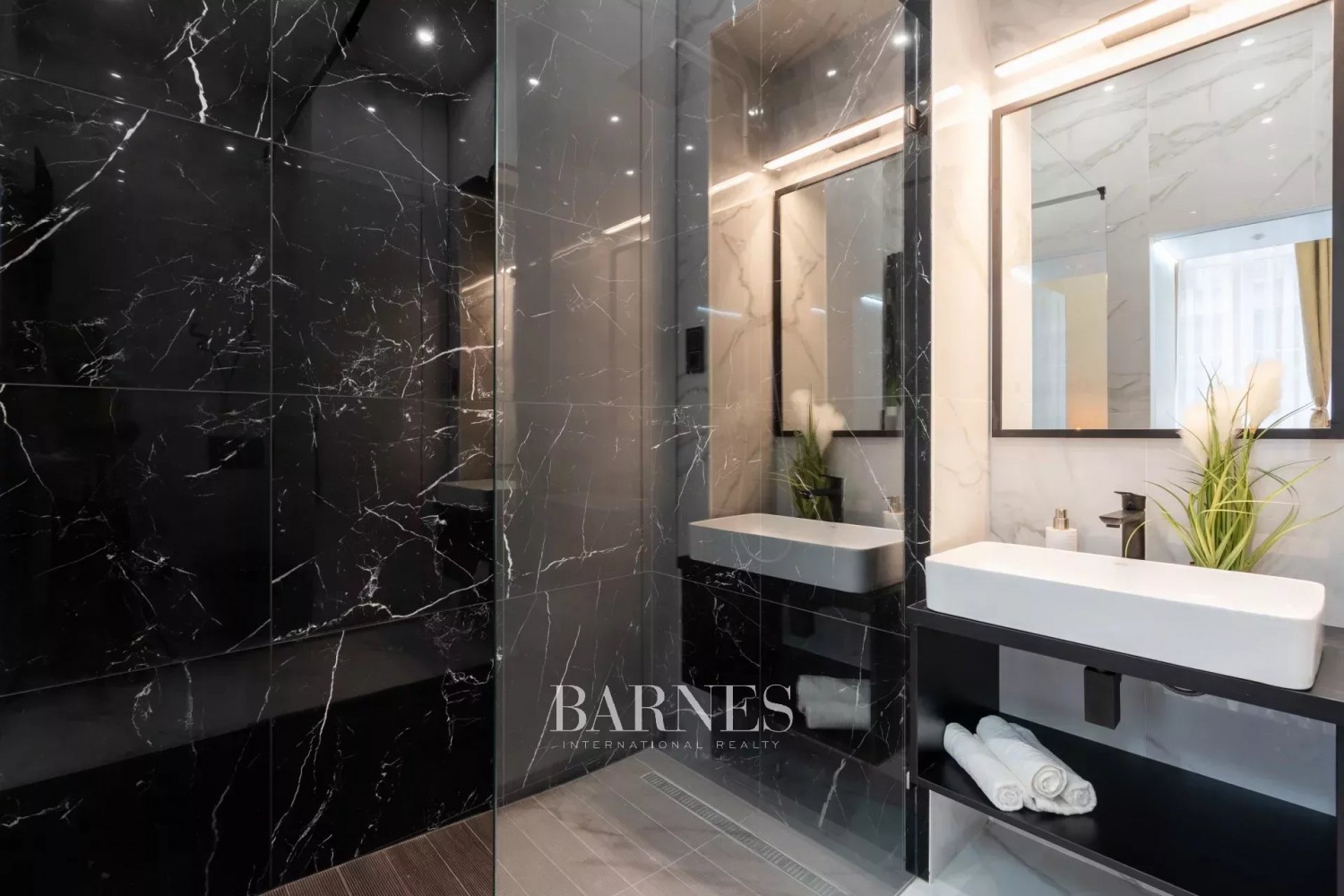 Eladó egy 3 hálós belvárosi lakás vagy egy dupla apartman befektetési lehetőség - picture 16