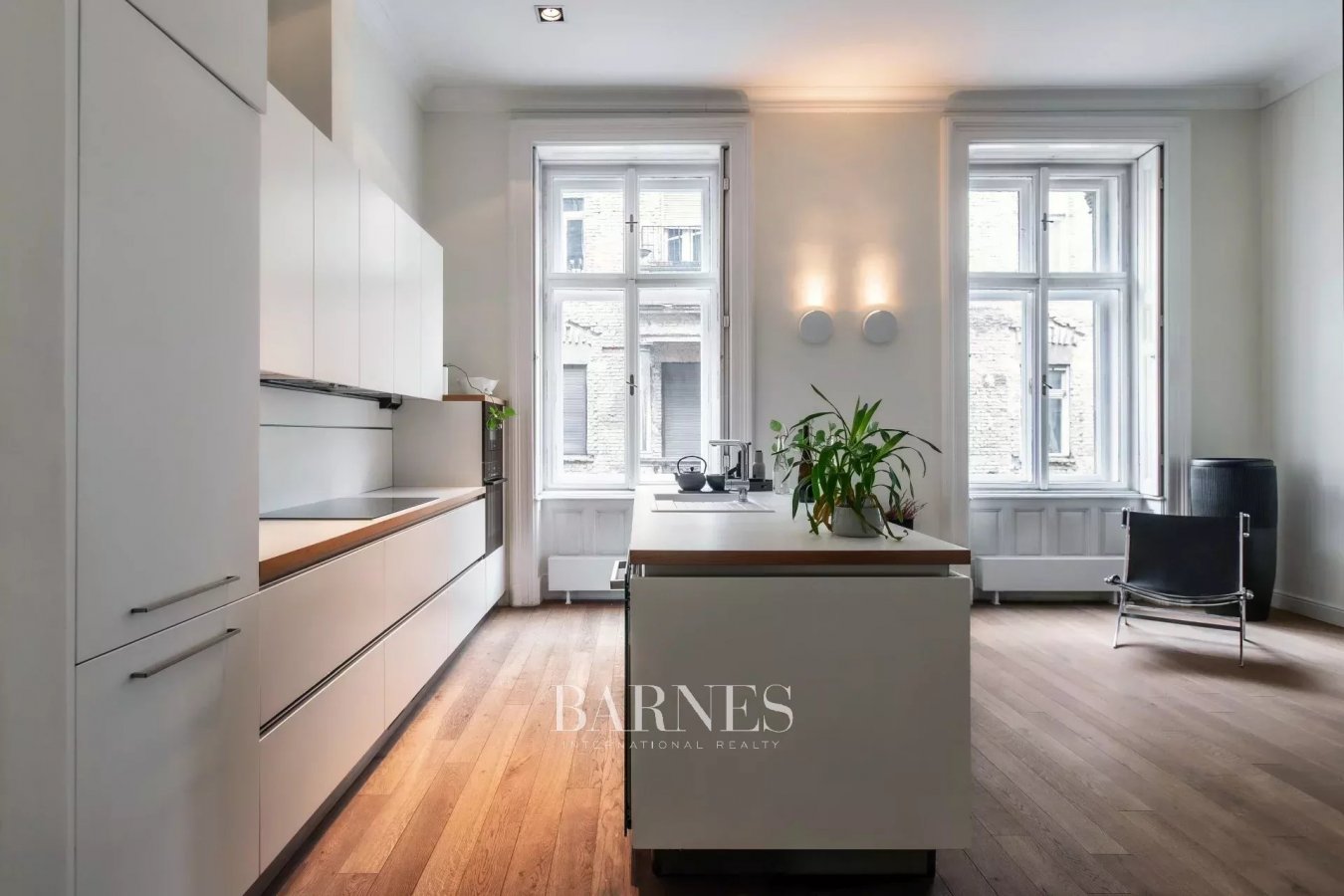 Luxury Apartment in the Heart of Budapest - Exceptional Investment Opportunity - picture 6