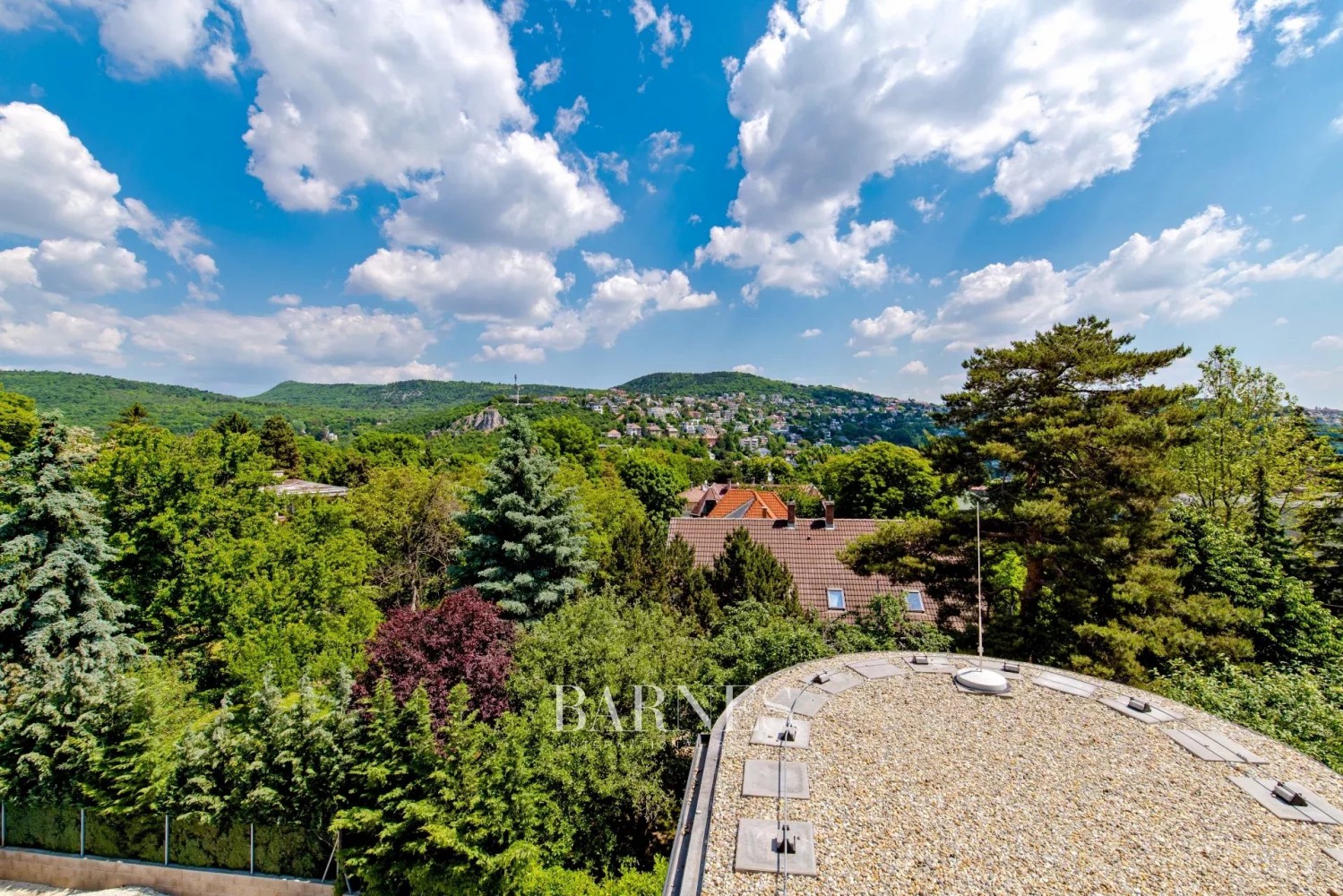 Penthouse lakás egy modern Bauhaus villában, pazar panorámával - picture 1