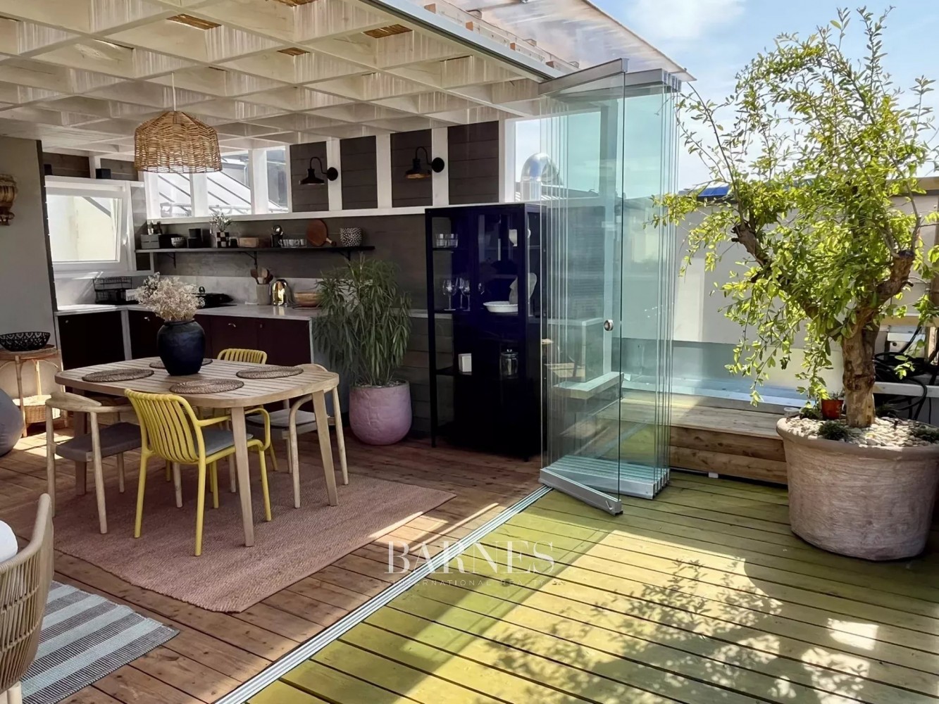 Kiadó három hálós, PANORÁMÁS, dupla teraszos lakás, heti takarítással a belvárosban! - picture 4