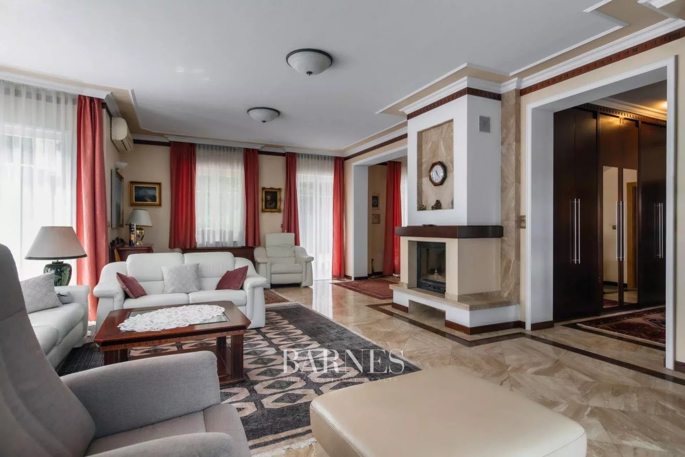 Classical panoramic family villa with exclusive Buda side location - picture 7