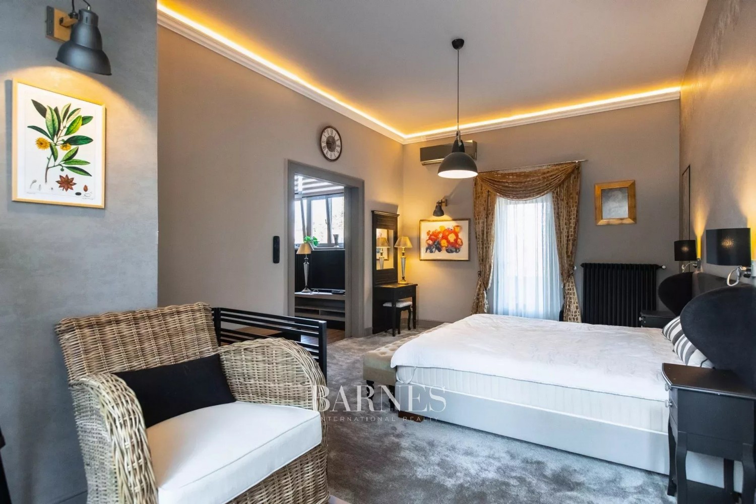 Bútorozott luxuslakás, Bauhaus Villában - picture 9