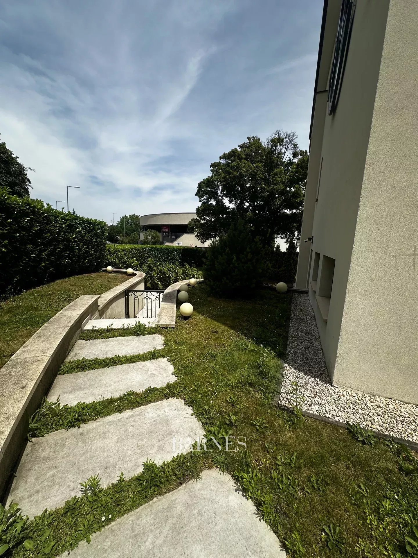 Kiadó irodaépület/cégközpont a XII. kerületben, az Orbánhegyen - picture 22