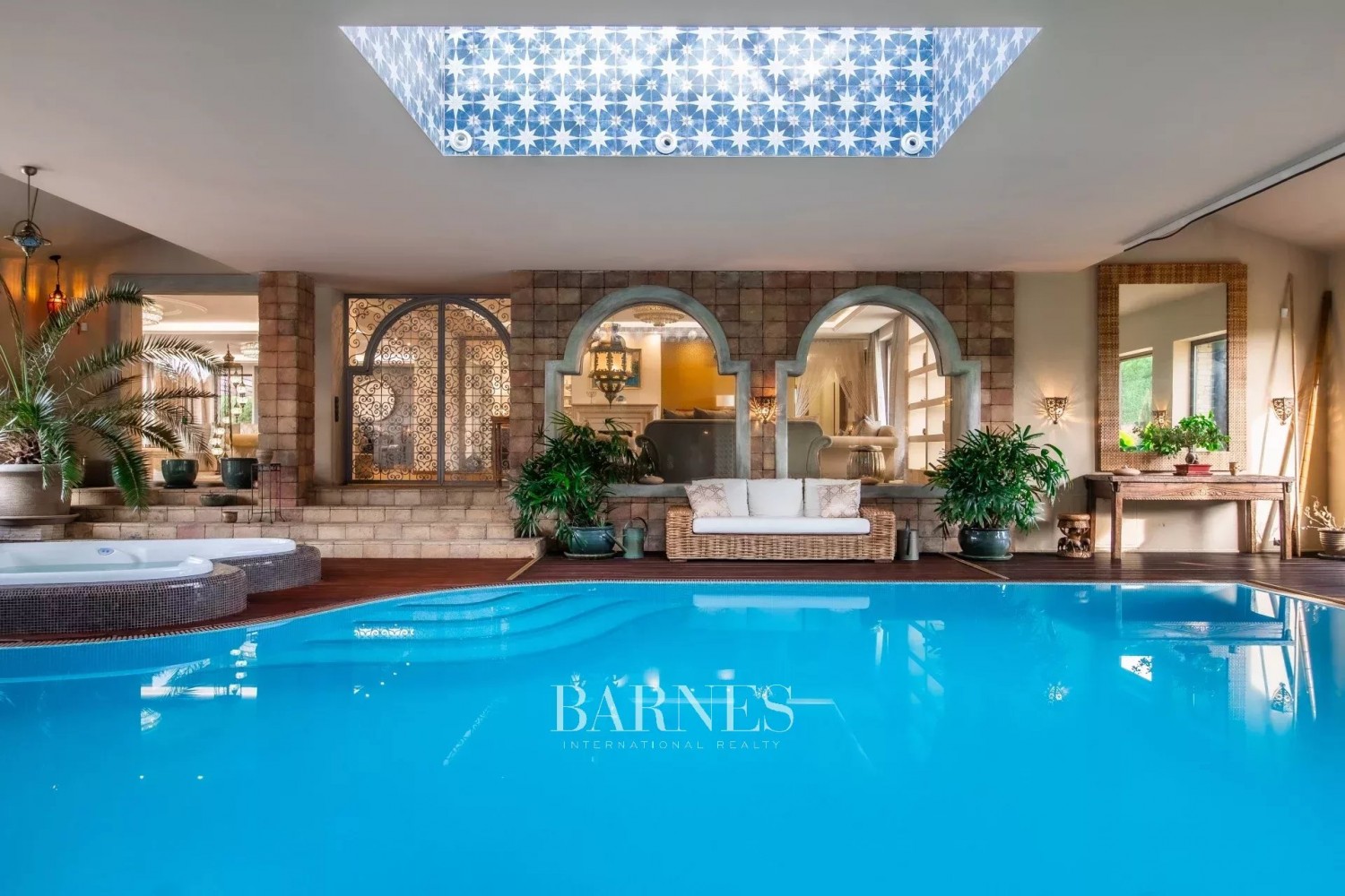 Resort-stílusú családi villa: a kikapcsolódás és a feltöltődés luxusszigete - picture 8