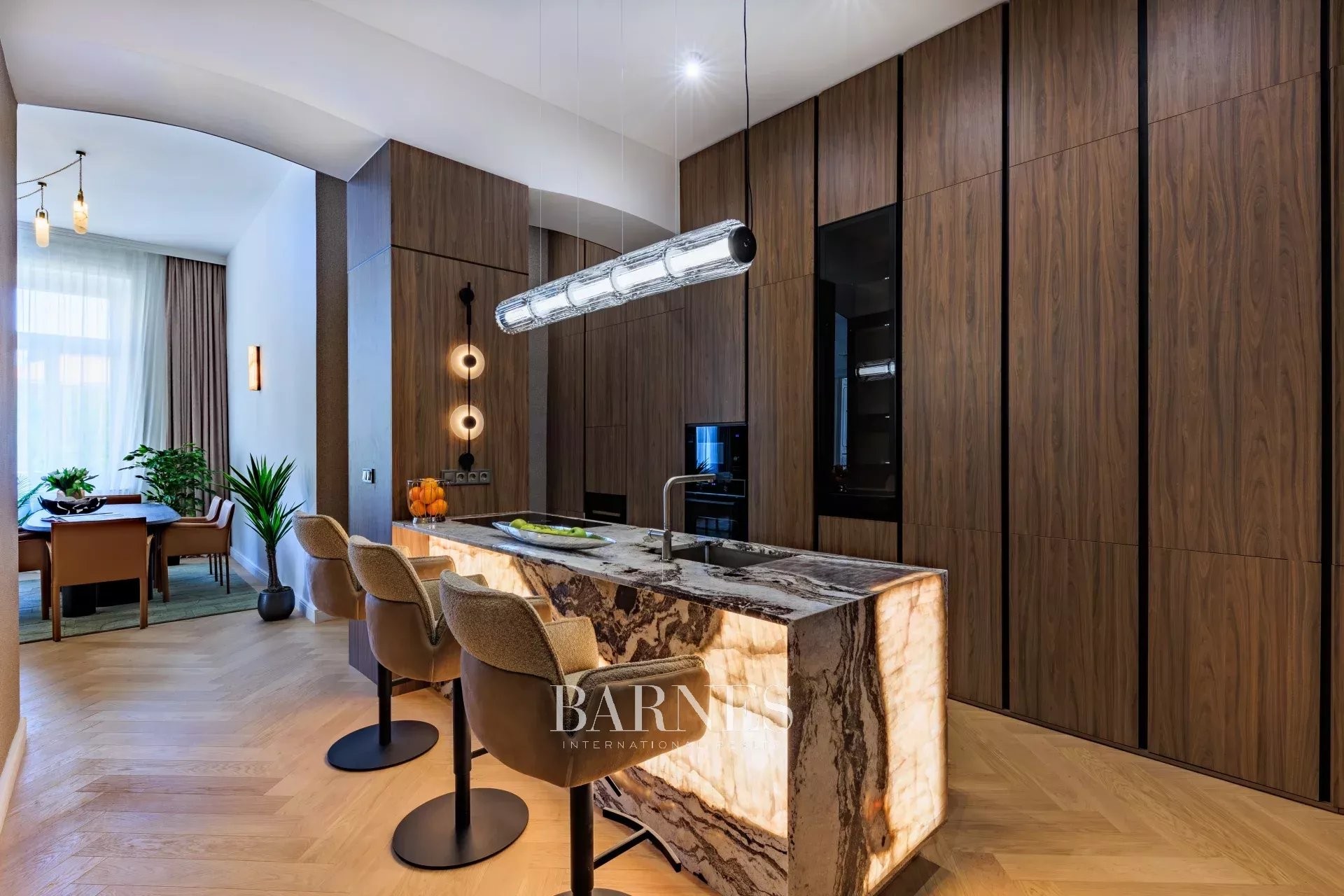 Exceptional Corner Apartment for Sale in the Heart of Budapest, District 5 - picture 10