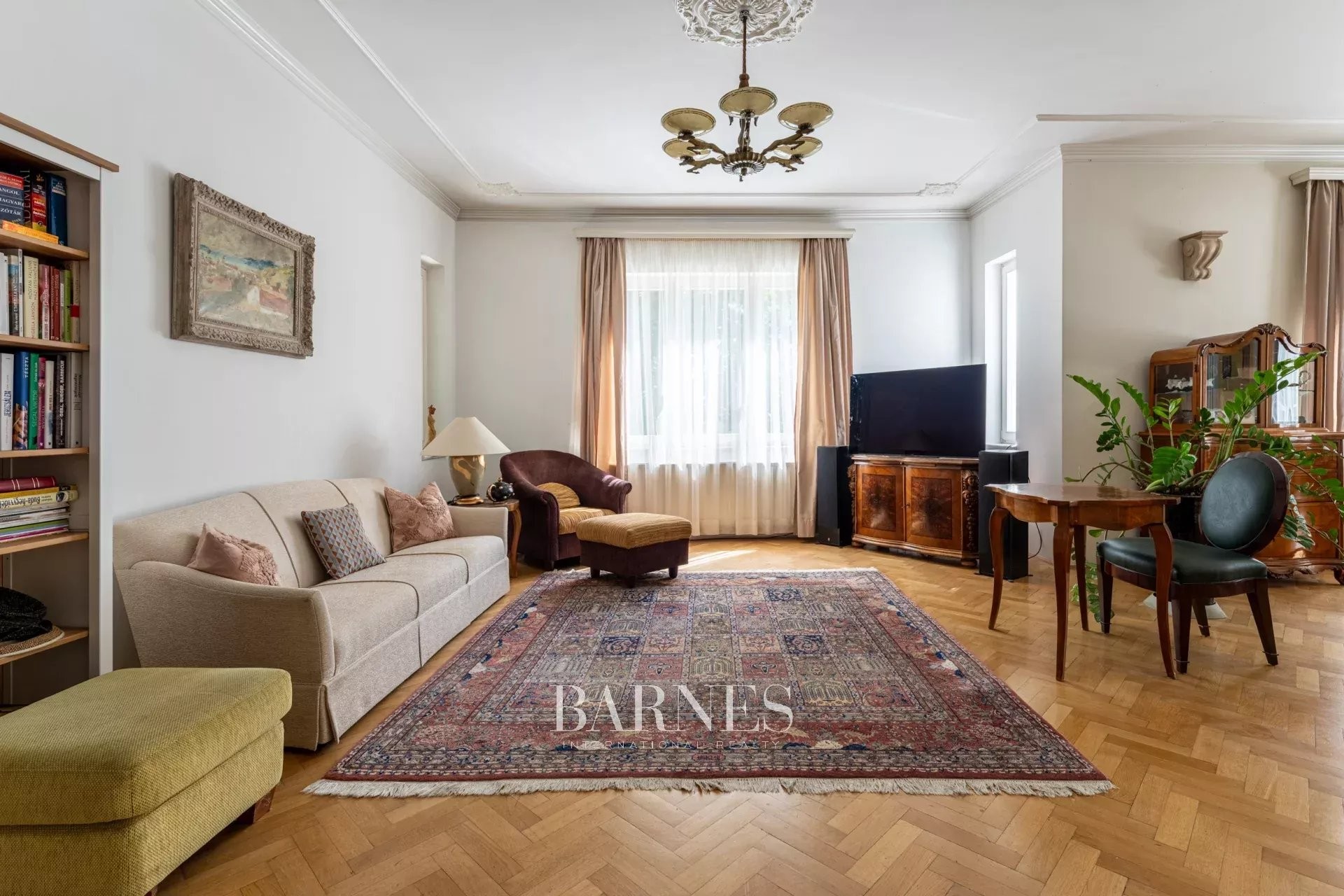 Exceptional Historic Villa for Sale on Kis-Svábhegy with Panoramic Views of Buda Castle - picture 13