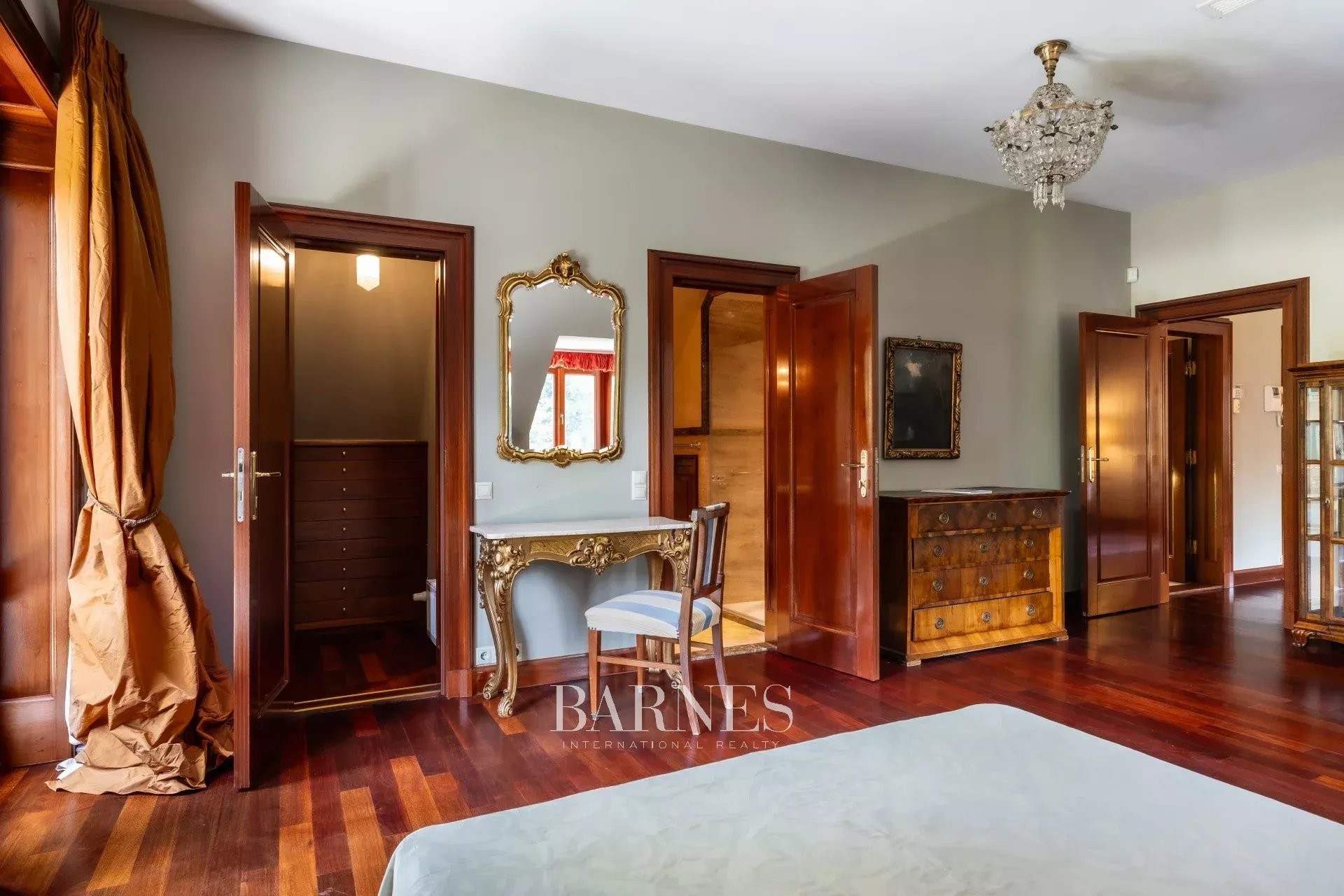 Tágas, elegáns hagulatú luxuslakás a II. kerület zöldövezetében - picture 20