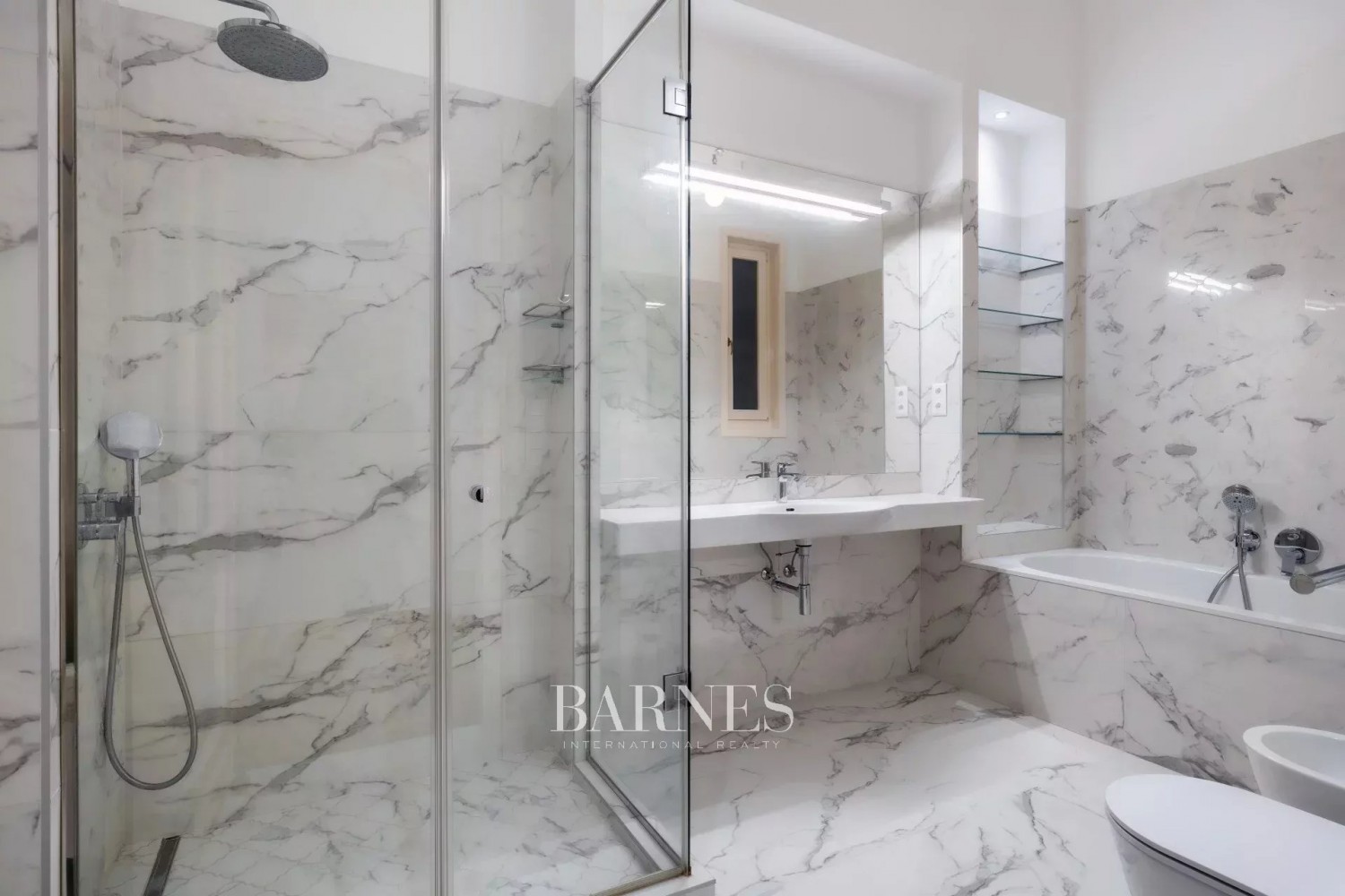 Exkluzív nagypolgári lakás a Szabadság tér közelében - picture 14