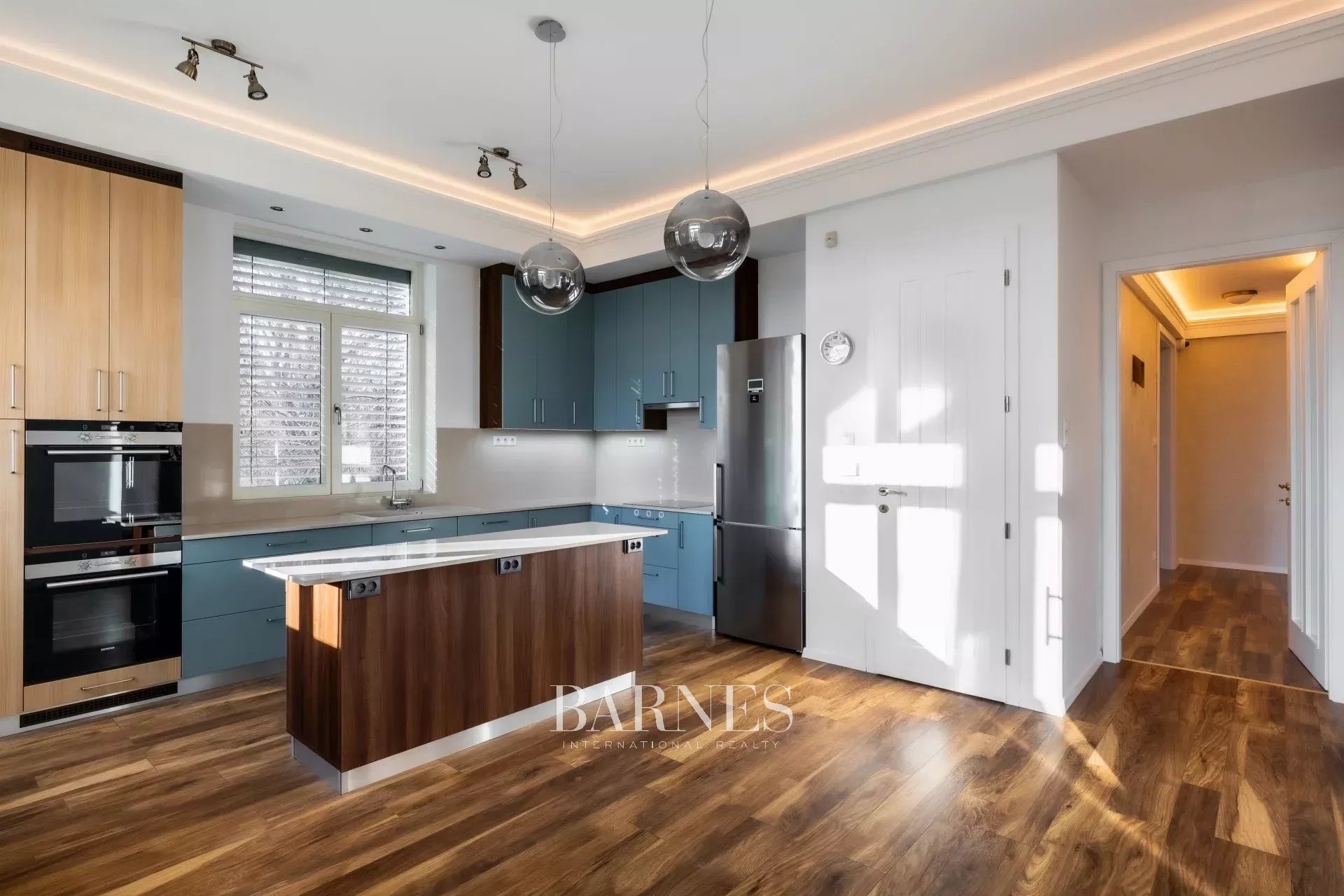 Kiadó: Panorámás, 3 hálószobás villalakás a Gellérthegy egyik csendes utcájában - picture 9