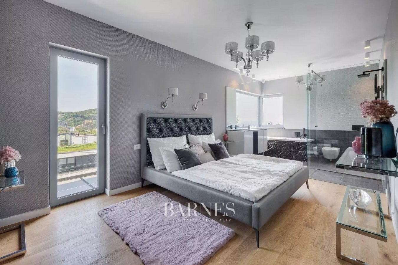 MODERN FAMILY HOUSE WITH SWIMMING POOL AND BEAUTIFUL PANORAMIC VIEW - picture 12