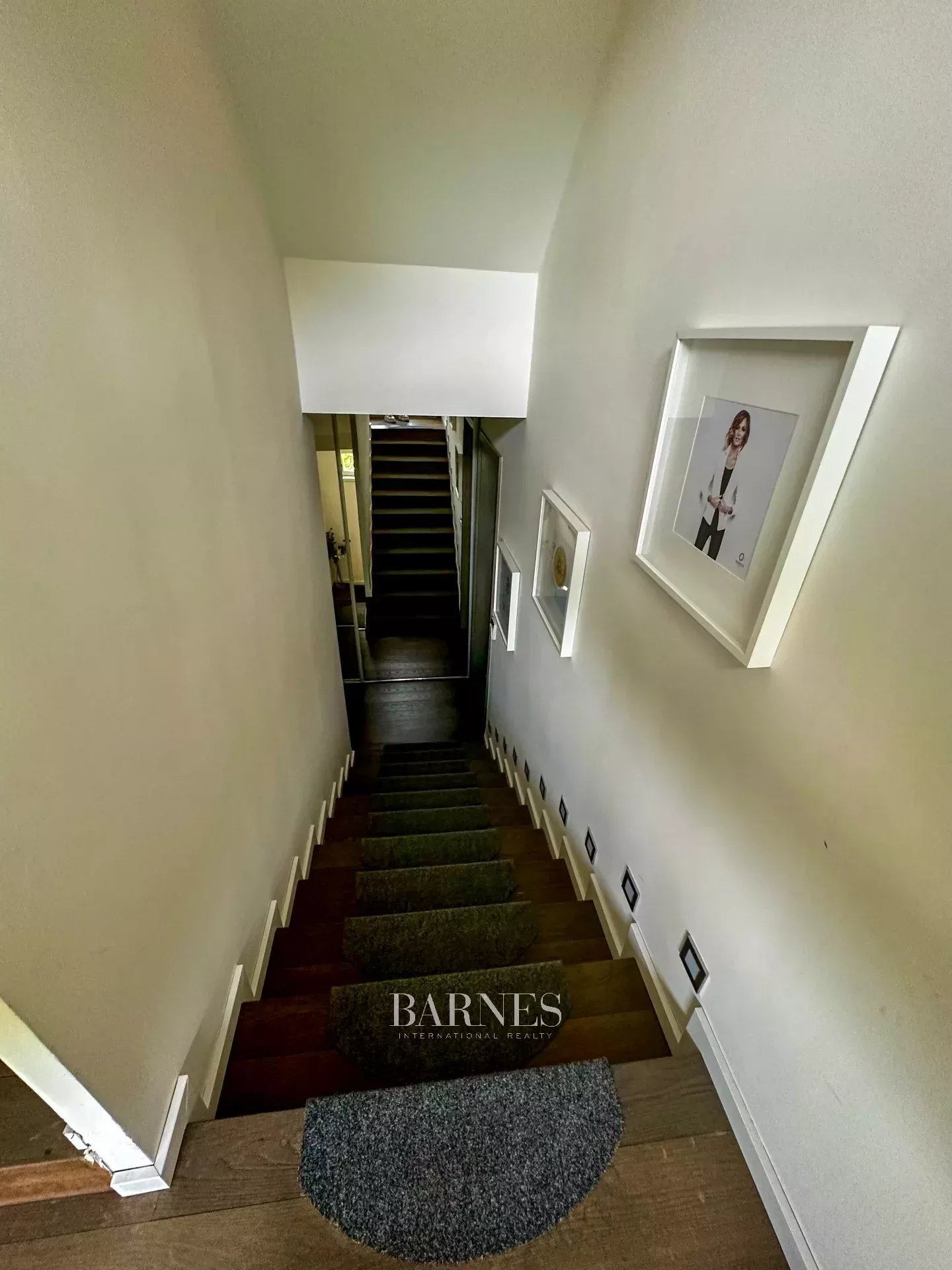 Kiadó irodaépület/cégközpont a XII. kerületben, az Orbánhegyen - picture 14