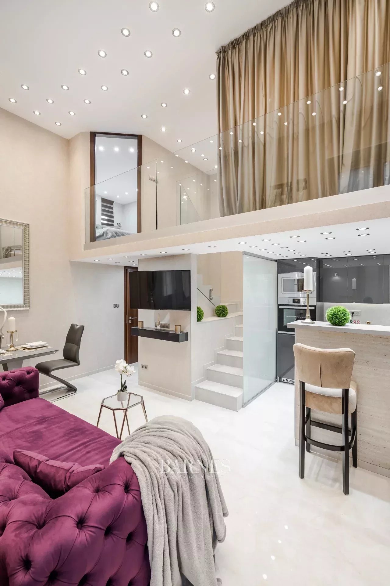 Two Airbnb apartments for sale in the 7th district, with windows facing Dohány Street - picture 18