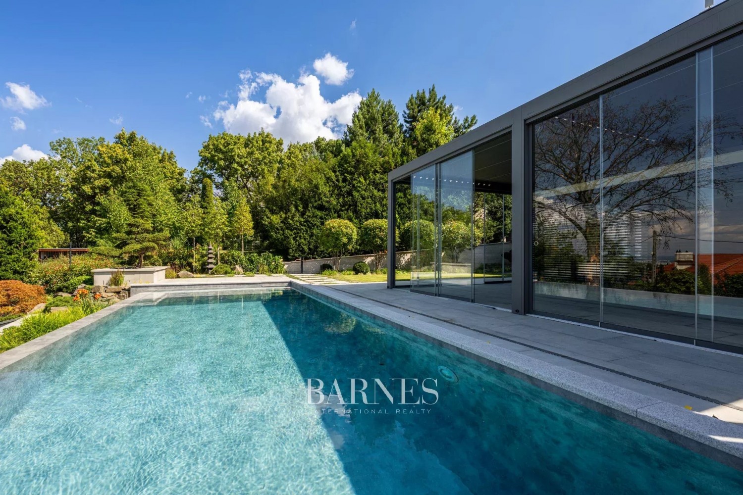 Kulcsrakész, luxus panorámás családi villa a XII. kerületben - picture 4