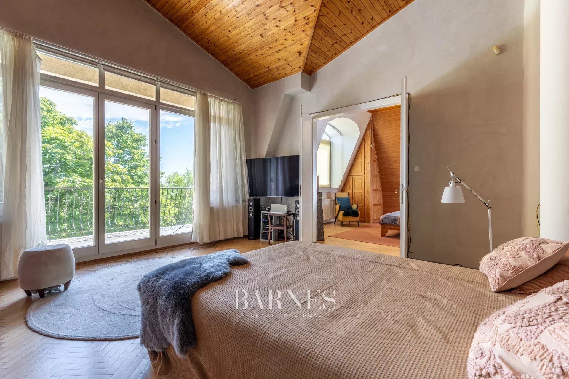 Exceptional Historic Villa for Sale on Kis-Svábhegy with Panoramic Views of Buda Castle - picture 21