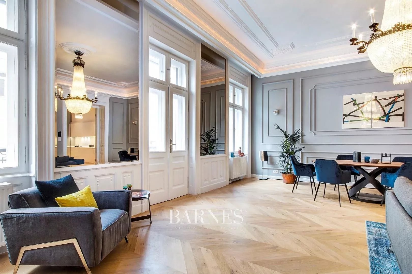 Két hálós luxuslakás a Szabadság térnél - picture 4