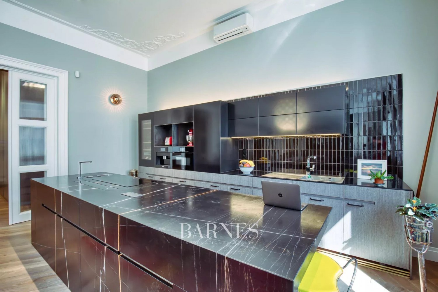 Exkluzív okos otthon pompás kilátással a Szabadság térre - picture 8