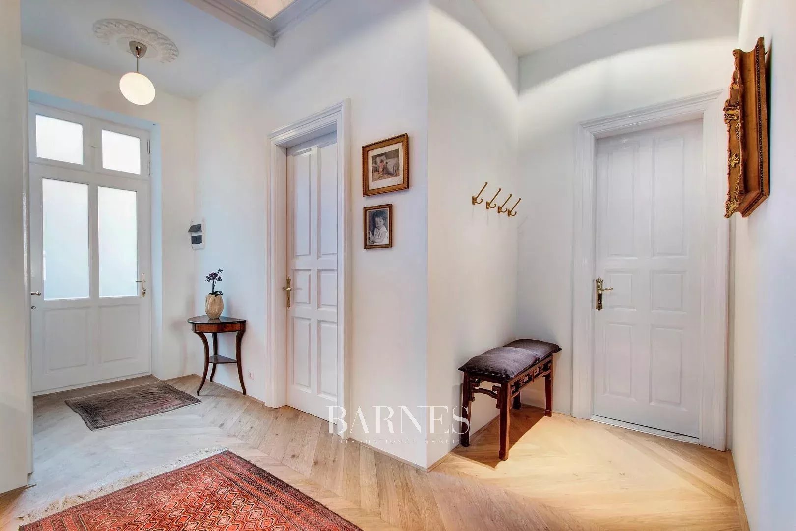 Two Bedroomed, Furnished Apartment in the 'Classical Downtown' - picture 20