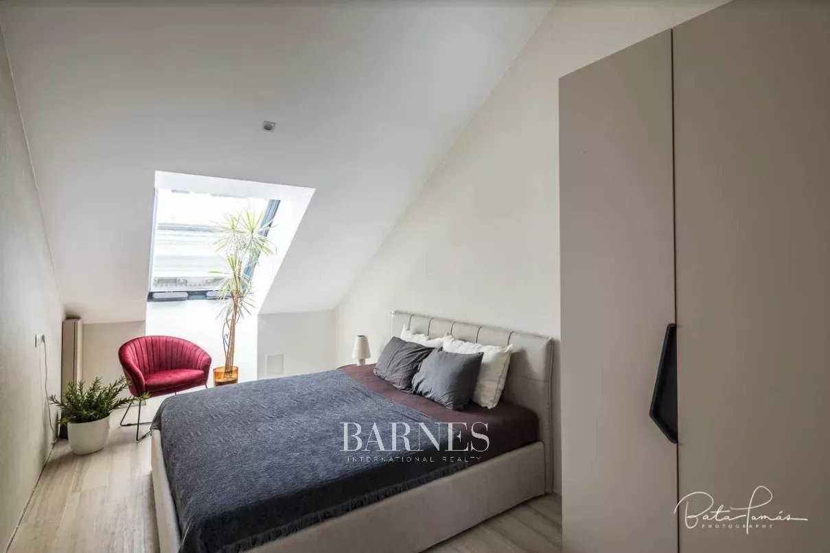 3-bedroom penthouse with roof terrace and panoramic view to  Basilica - picture 14