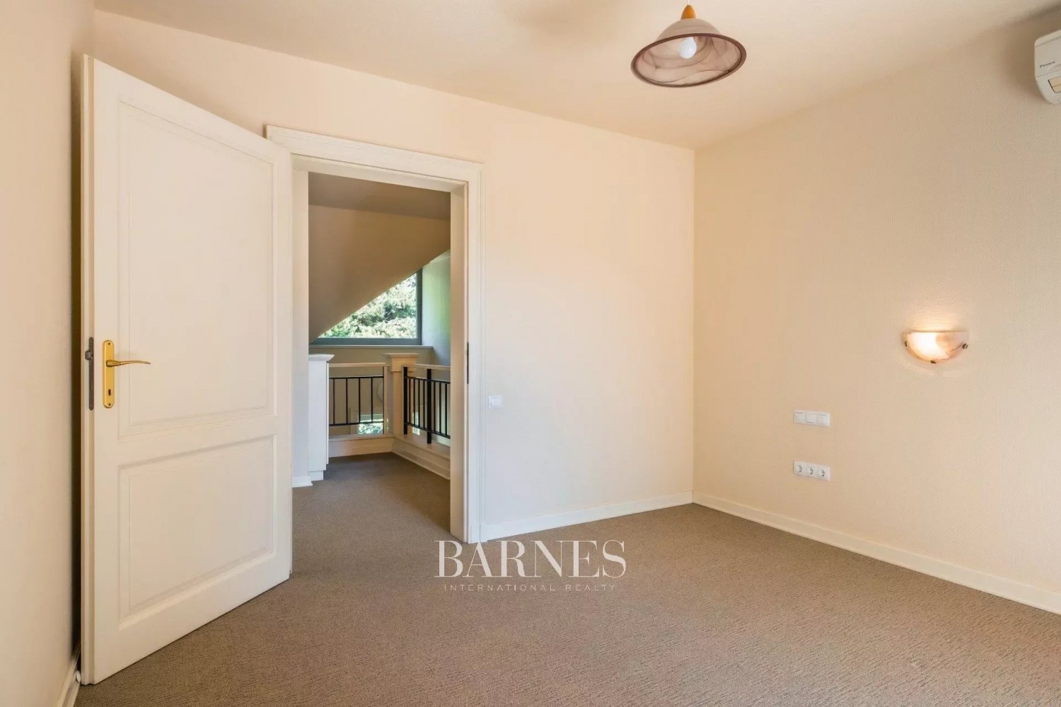 Exclusive 200 m² Duplex Apartment for Rent in Pasarét, in a Quiet Side Street - picture 8