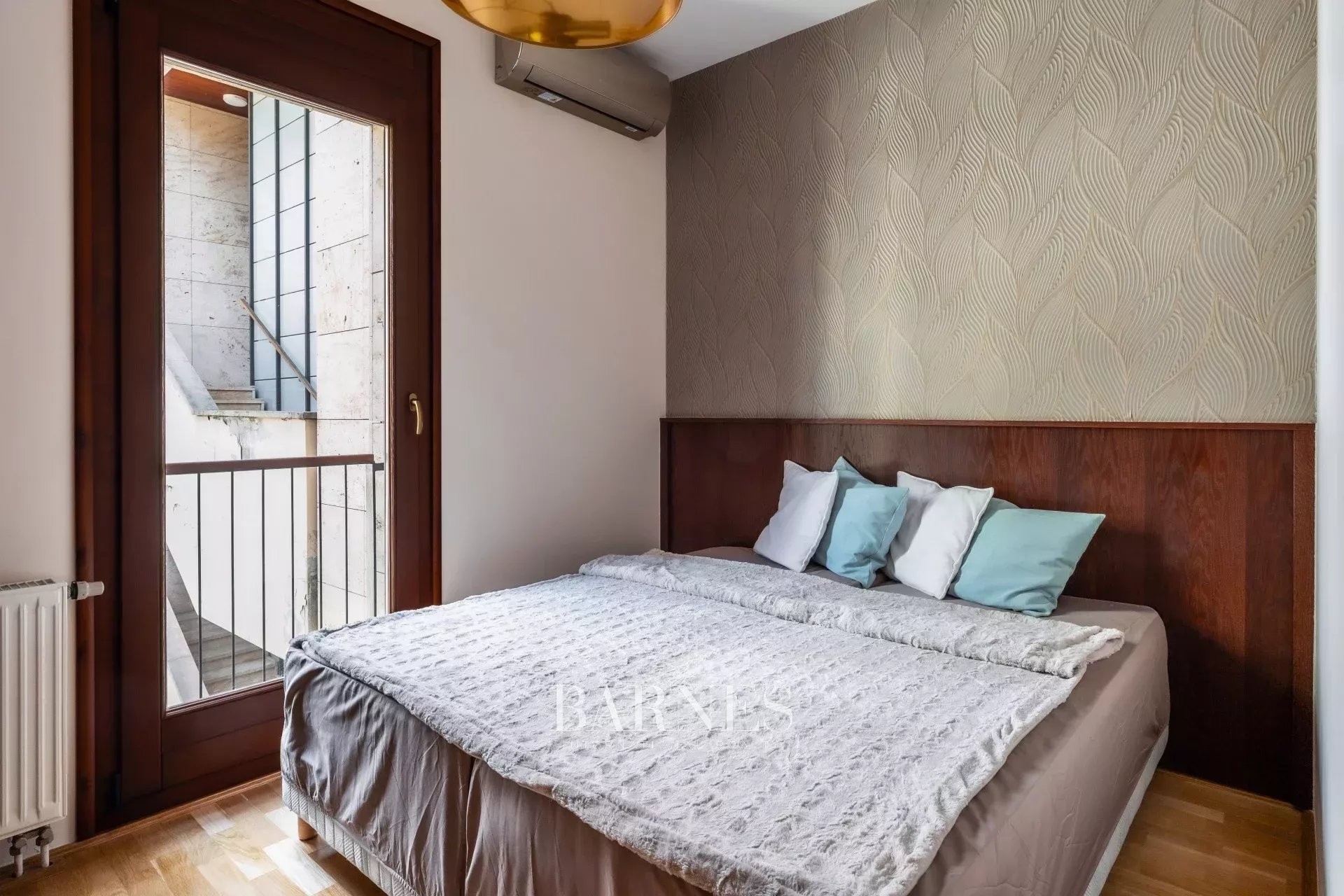 Duplex penthouse with a large terrace for sale on Kazinczy Street - picture 15