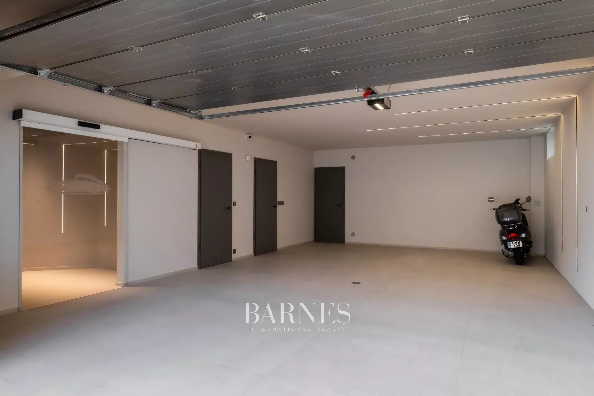 Panoramic Luxury Home at Harsánylejtő, with Garden and Pool - picture 30